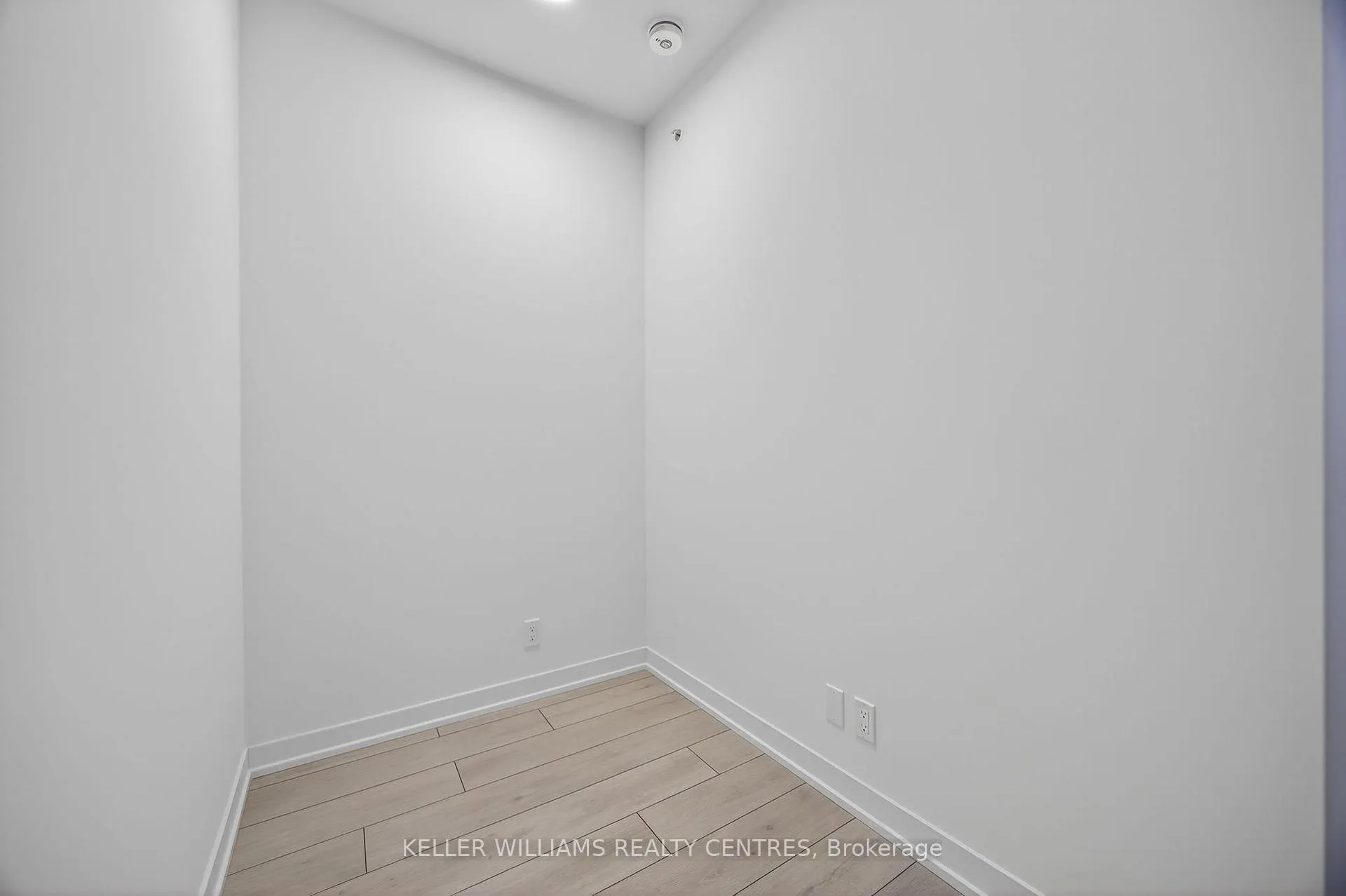 Photo 20 of Unit 909, 39 Mary Street, Barrie, City Centre — HOMEH