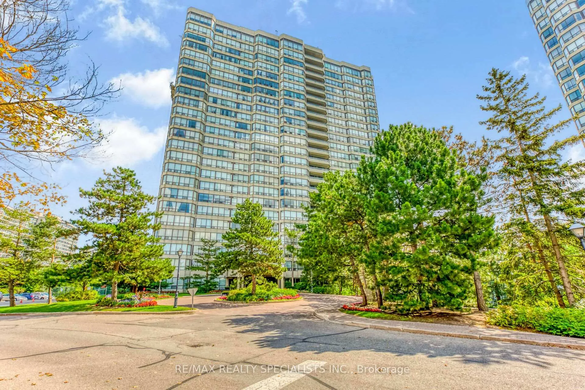 Photo 4 of Unit 2410, 22 Hanover Road, Brampton, Queen Street Corridor — HOMEH
