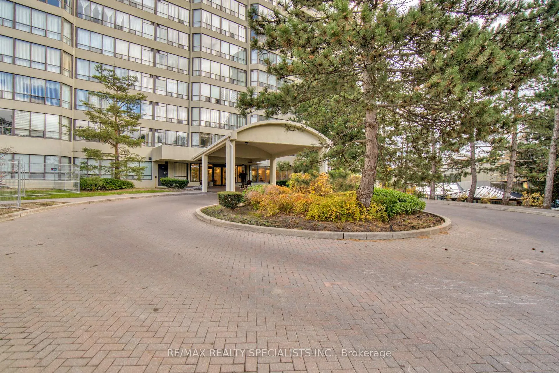 Photo 5 of Unit 2410, 22 Hanover Road, Brampton, Queen Street Corridor — HOMEH