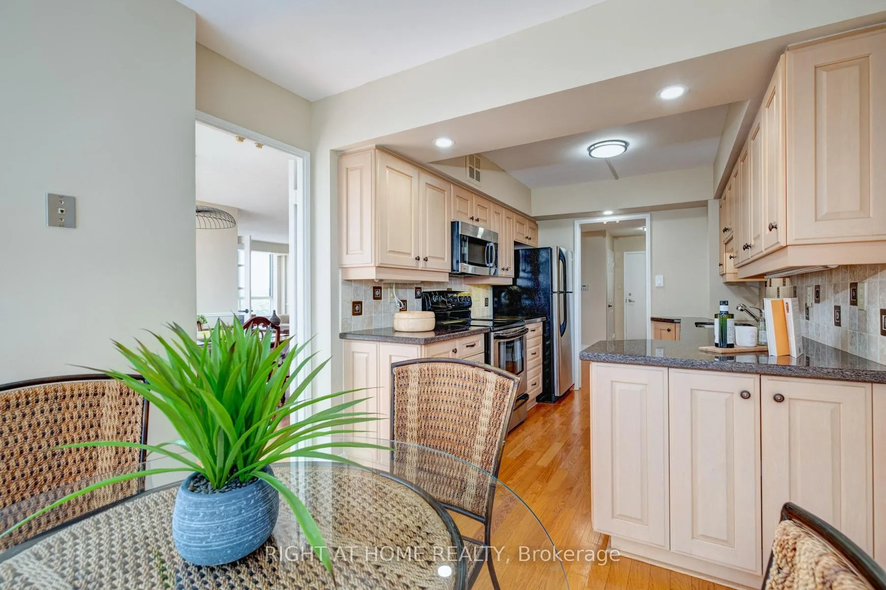 Photo 19 of Unit 624, 25 Austin Drive, Markham, Markville — HOMEH