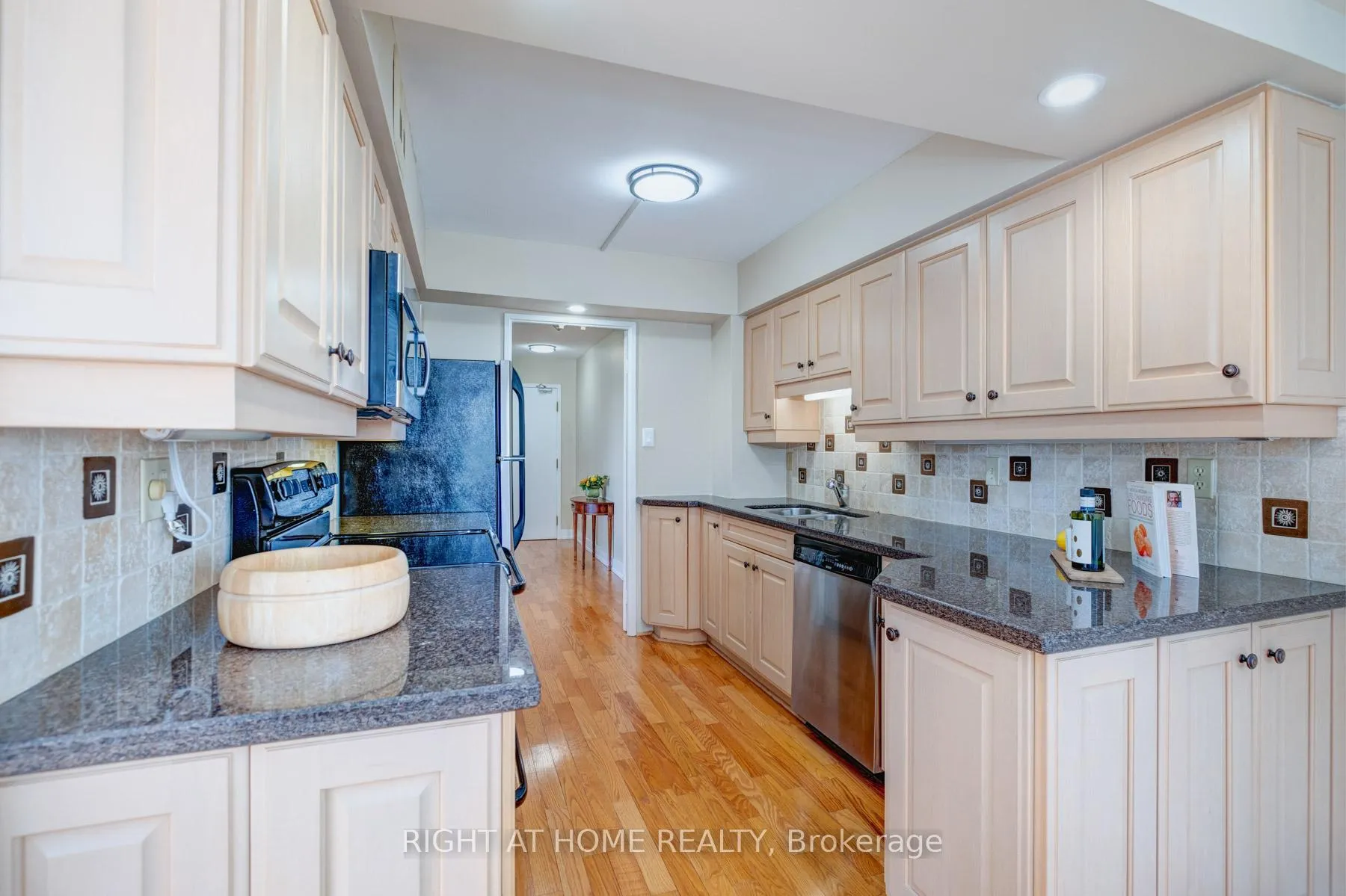 Photo 20 of Unit 624, 25 Austin Drive, Markham, Markville — HOMEH