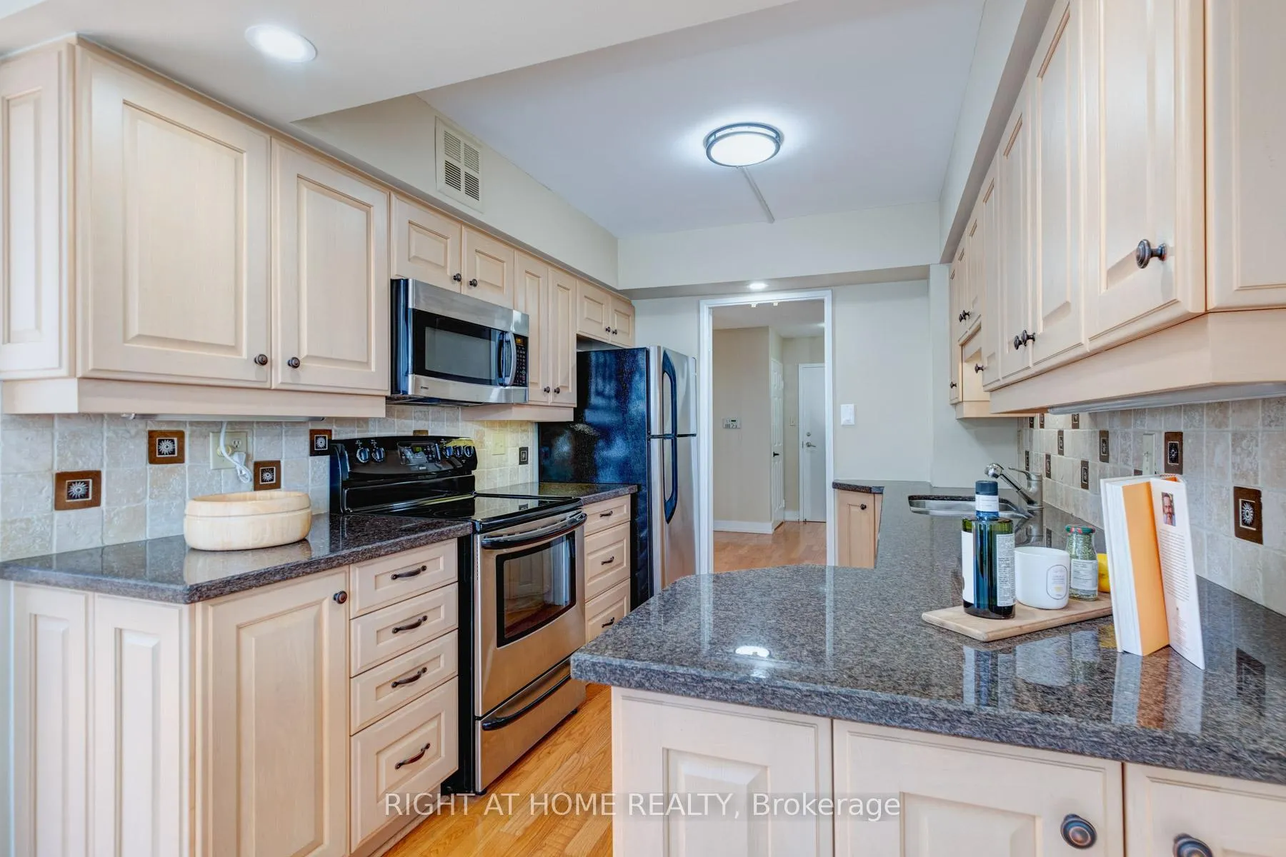 Photo 23 of Unit 624, 25 Austin Drive, Markham, Markville — HOMEH