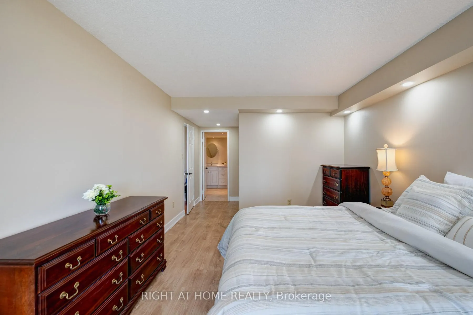 Photo 25 of Unit 624, 25 Austin Drive, Markham, Markville — HOMEH