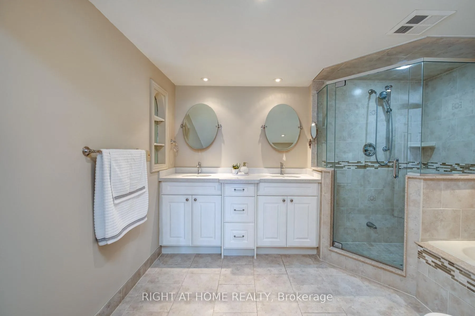 Photo 27 of Unit 624, 25 Austin Drive, Markham, Markville — HOMEH