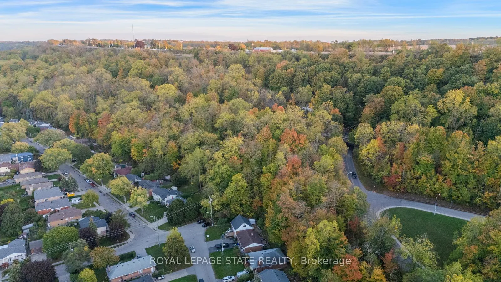 Photo 7 of 62 brentwood Drive, Hamilton, Stoney Creek — HOMEH