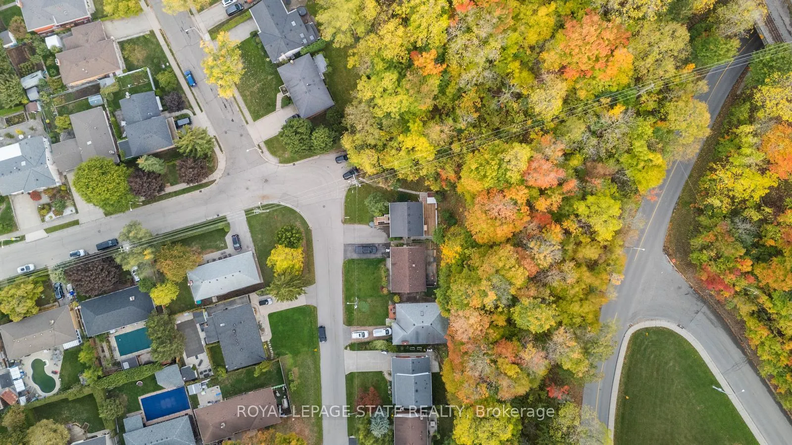 Photo 11 of 62 brentwood Drive, Hamilton, Stoney Creek — HOMEH