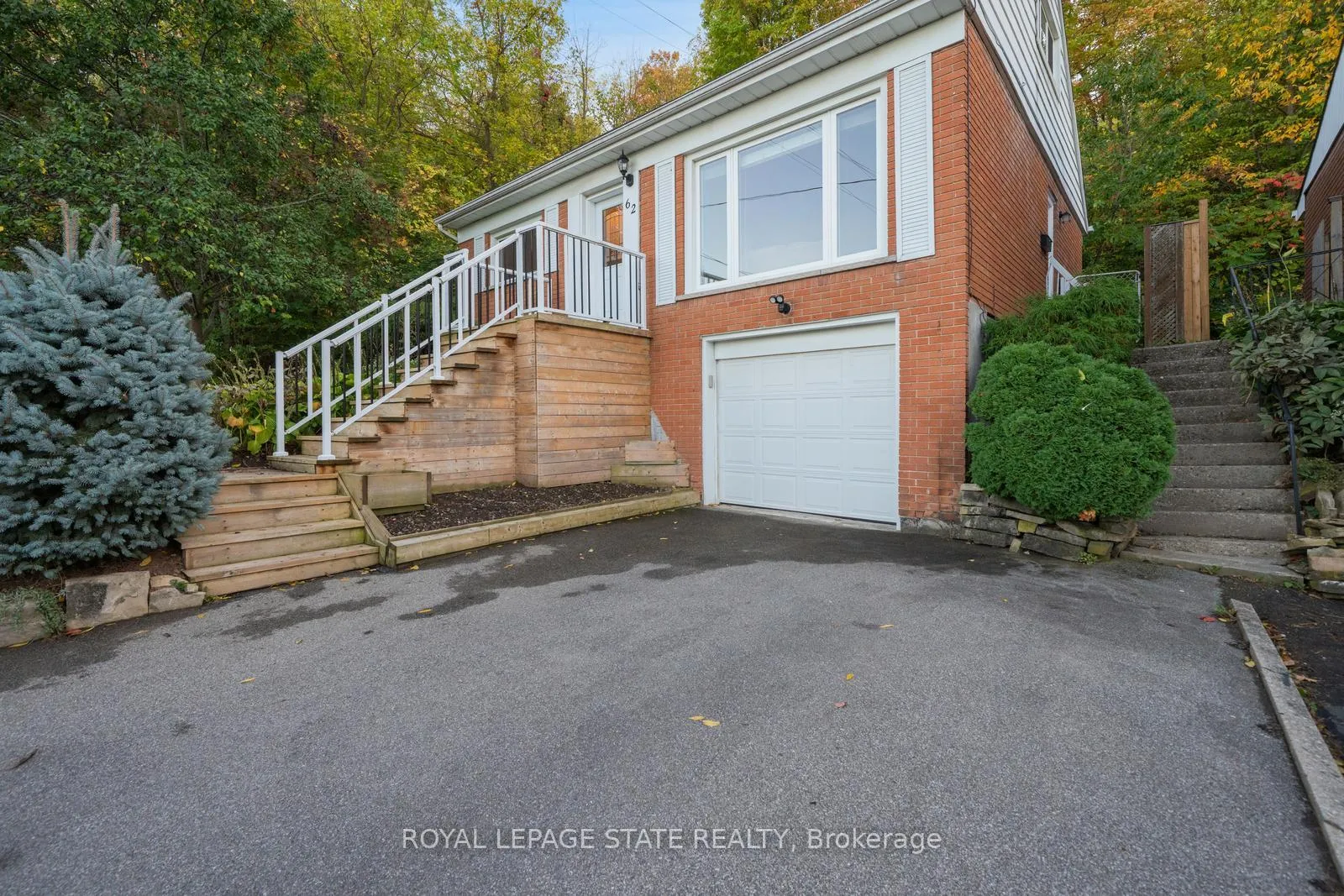 Photo 12 of 62 brentwood Drive, Hamilton, Stoney Creek — HOMEH