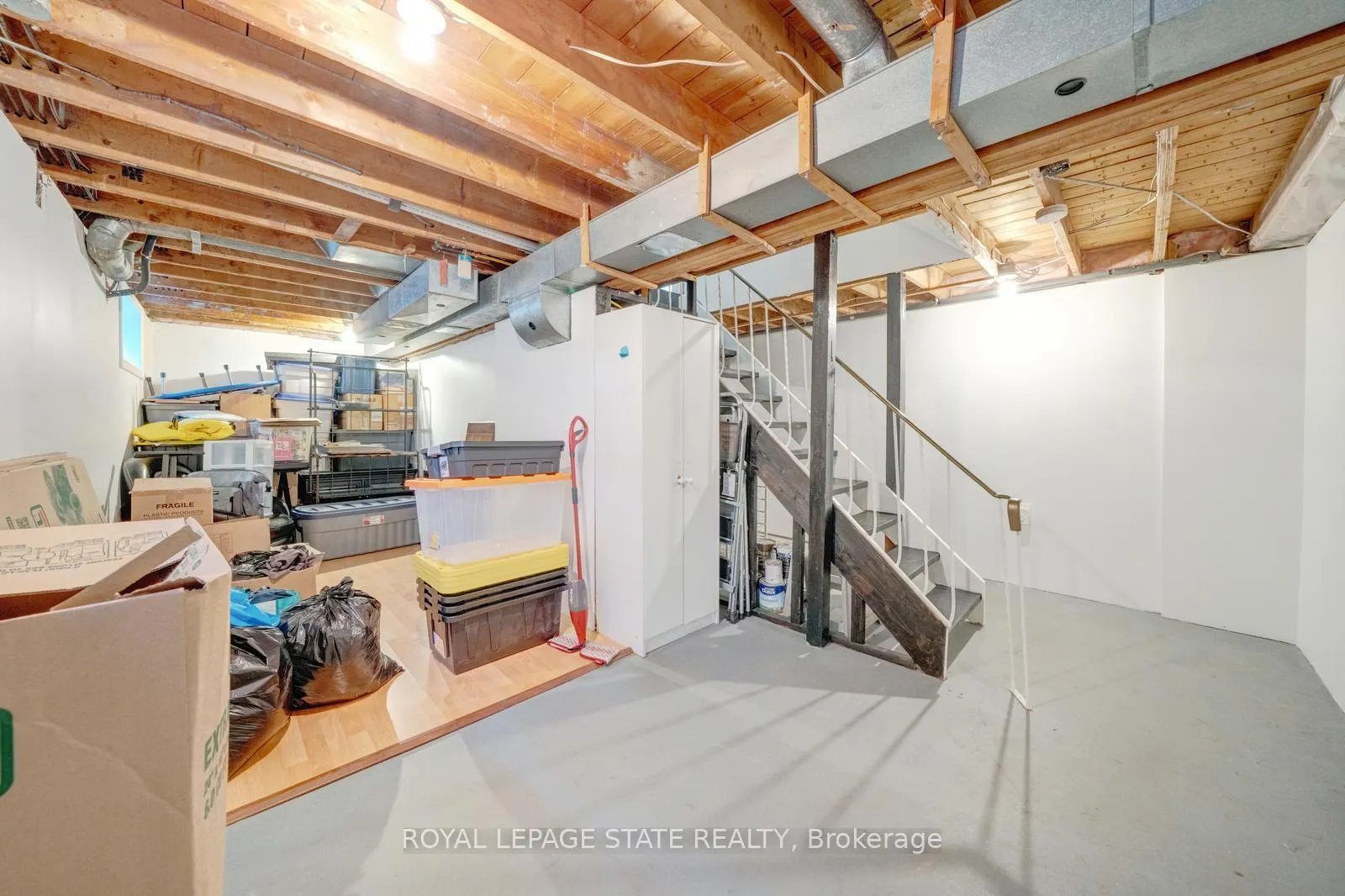 Photo 32 of 62 brentwood Drive, Hamilton, Stoney Creek — HOMEH