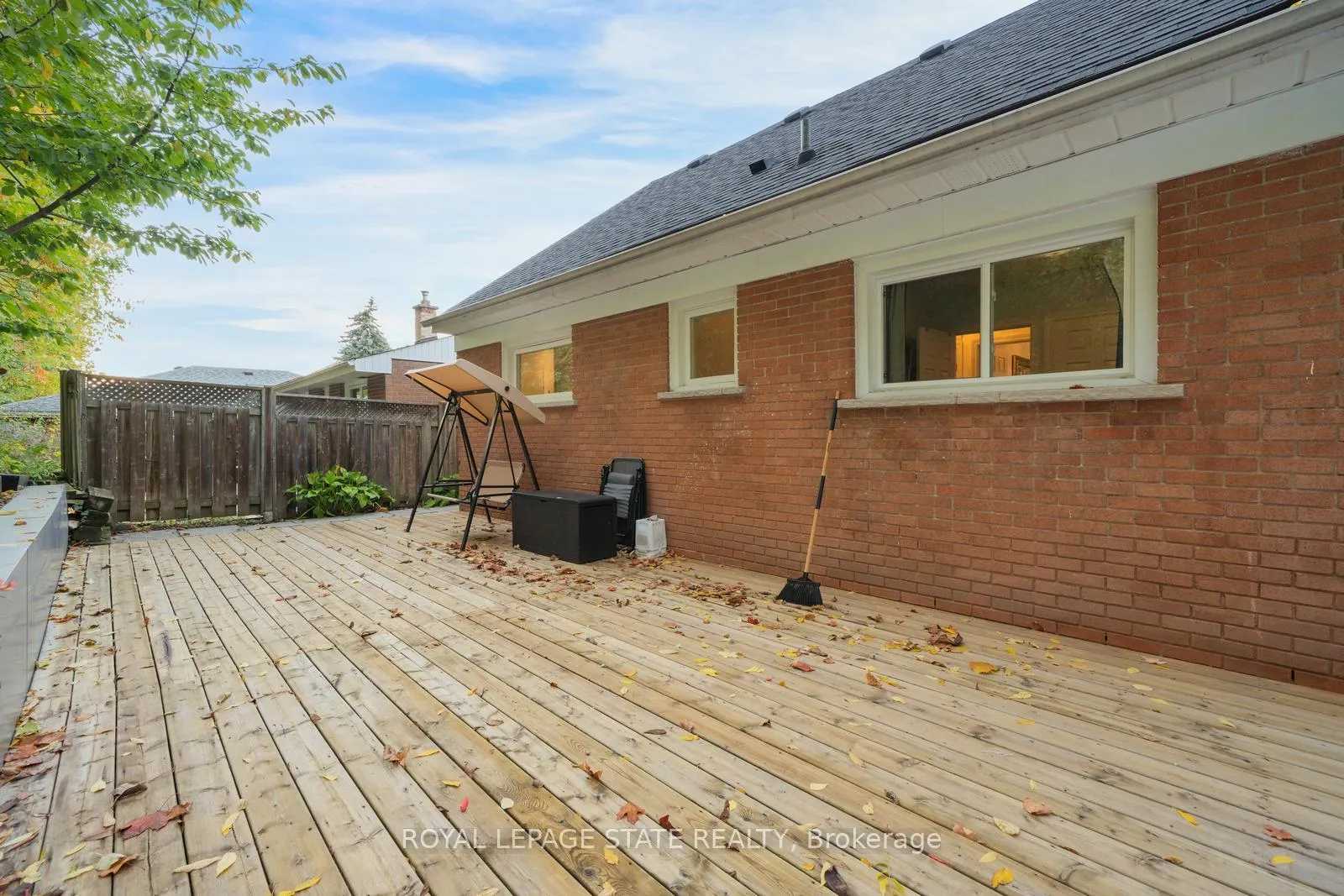 Photo 34 of 62 brentwood Drive, Hamilton, Stoney Creek — HOMEH