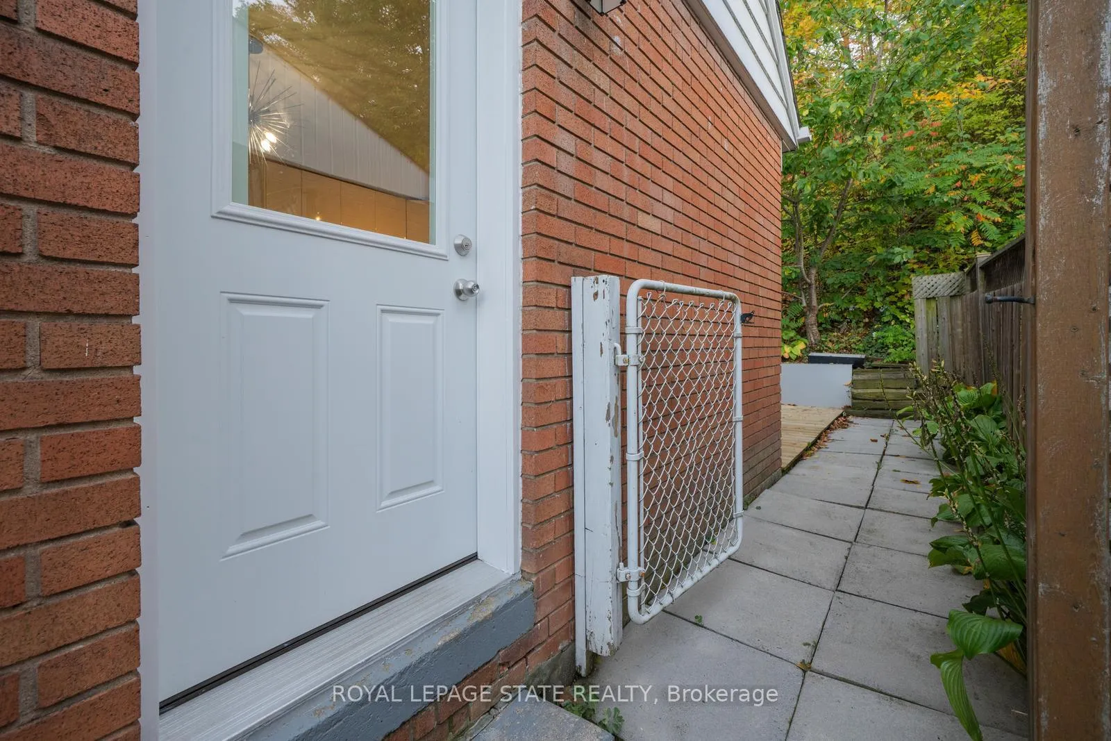 Photo 37 of 62 brentwood Drive, Hamilton, Stoney Creek — HOMEH