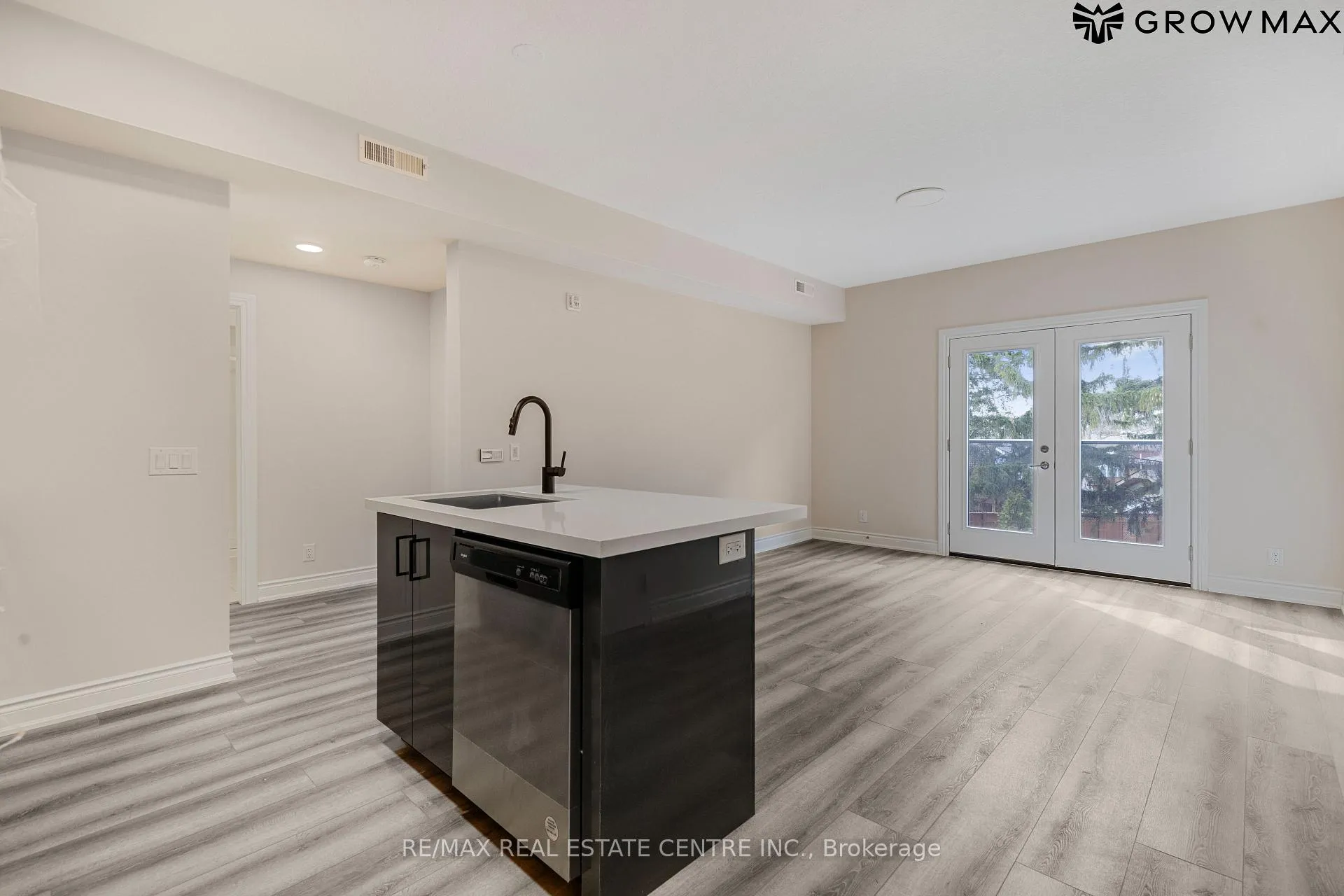 Photo 16 of Unit 202-2B, 261 King Street, Hamilton, Stoney Creek — HOMEH