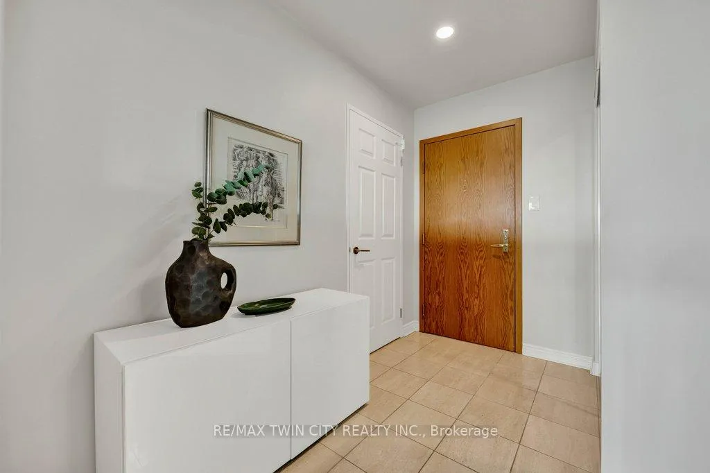 Photo 3 of Unit 1704, 6 Willow Street, Waterloo — HOMEH