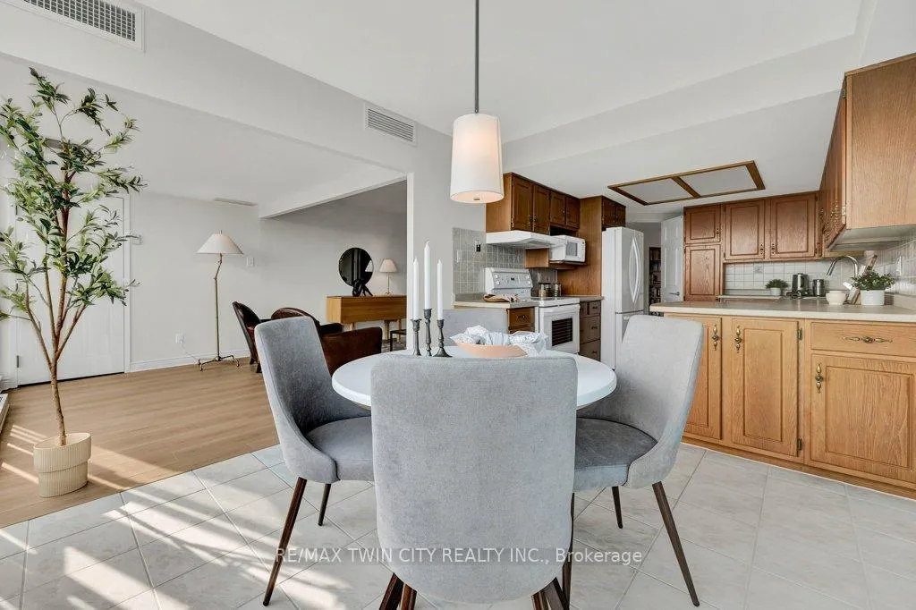 Photo 9 of Unit 1704, 6 Willow Street, Waterloo — HOMEH