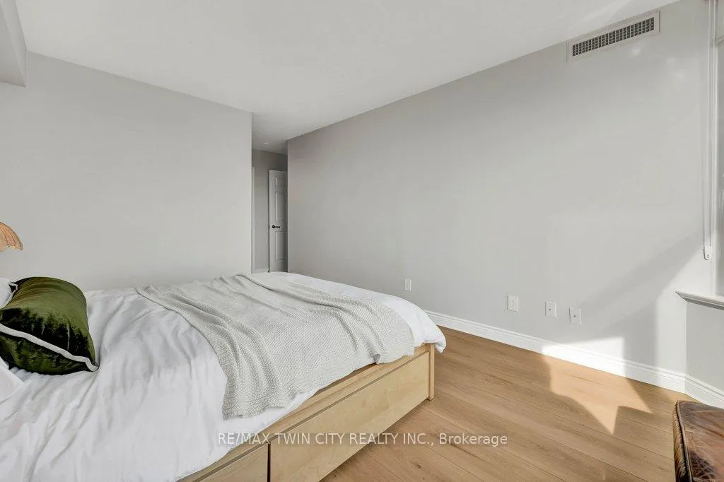 Photo 19 of Unit 1704, 6 Willow Street, Waterloo — HOMEH