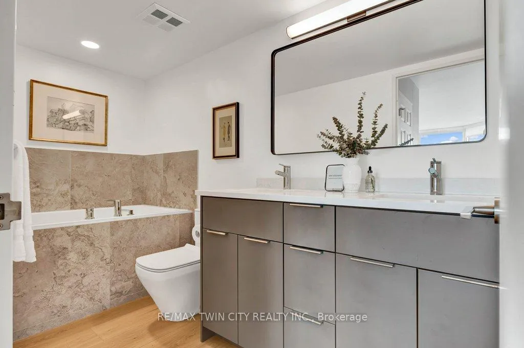Photo 20 of Unit 1704, 6 Willow Street, Waterloo — HOMEH