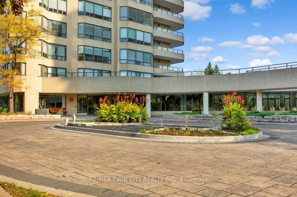 Photo 35 of Unit 1704, 6 Willow Street, Waterloo — HOMEH
