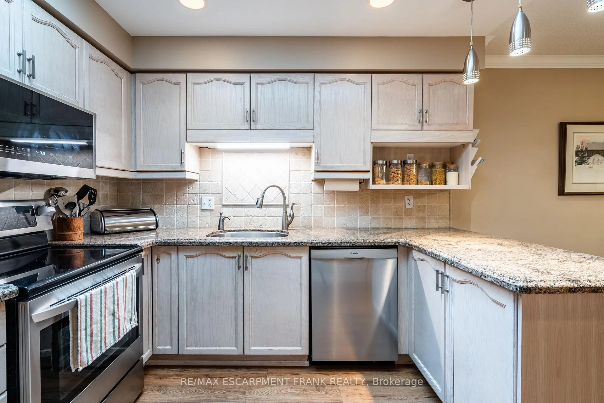 Photo 5 of Unit 23, 810 Golf Links Road, Hamilton, Meadowlands — HOMEH