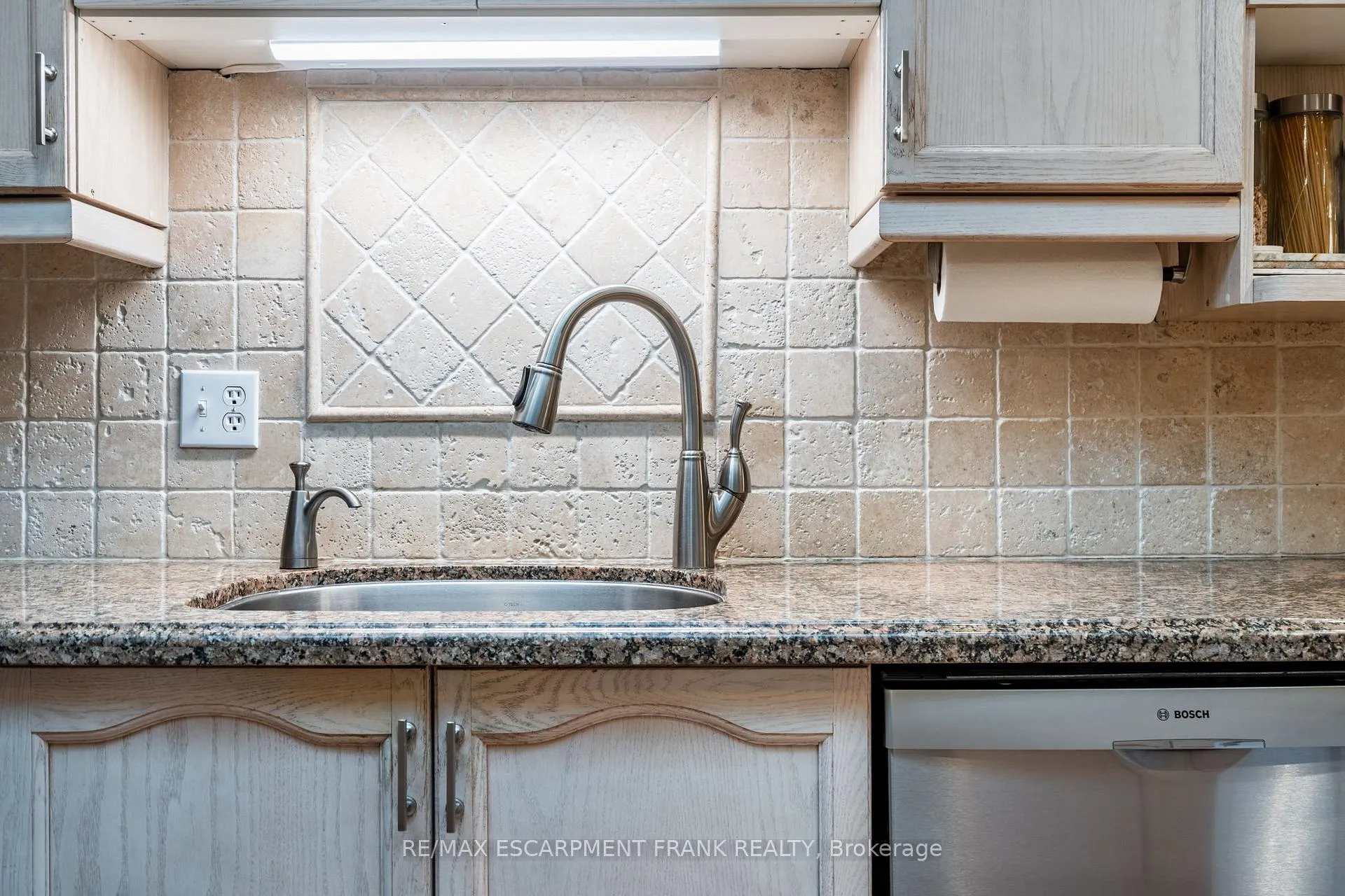 Photo 7 of Unit 23, 810 Golf Links Road, Hamilton, Meadowlands — HOMEH