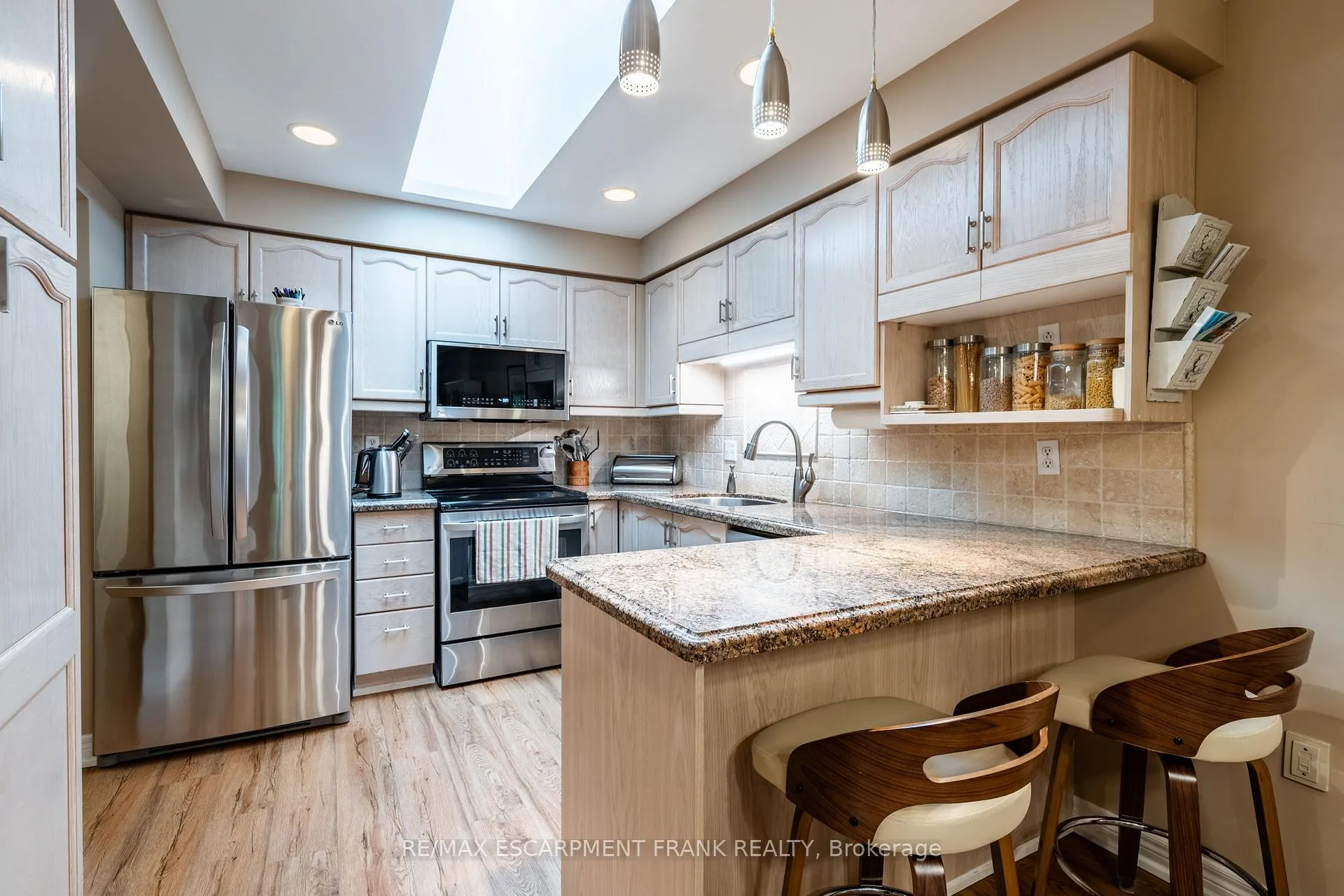 Photo 8 of Unit 23, 810 Golf Links Road, Hamilton, Meadowlands — HOMEH