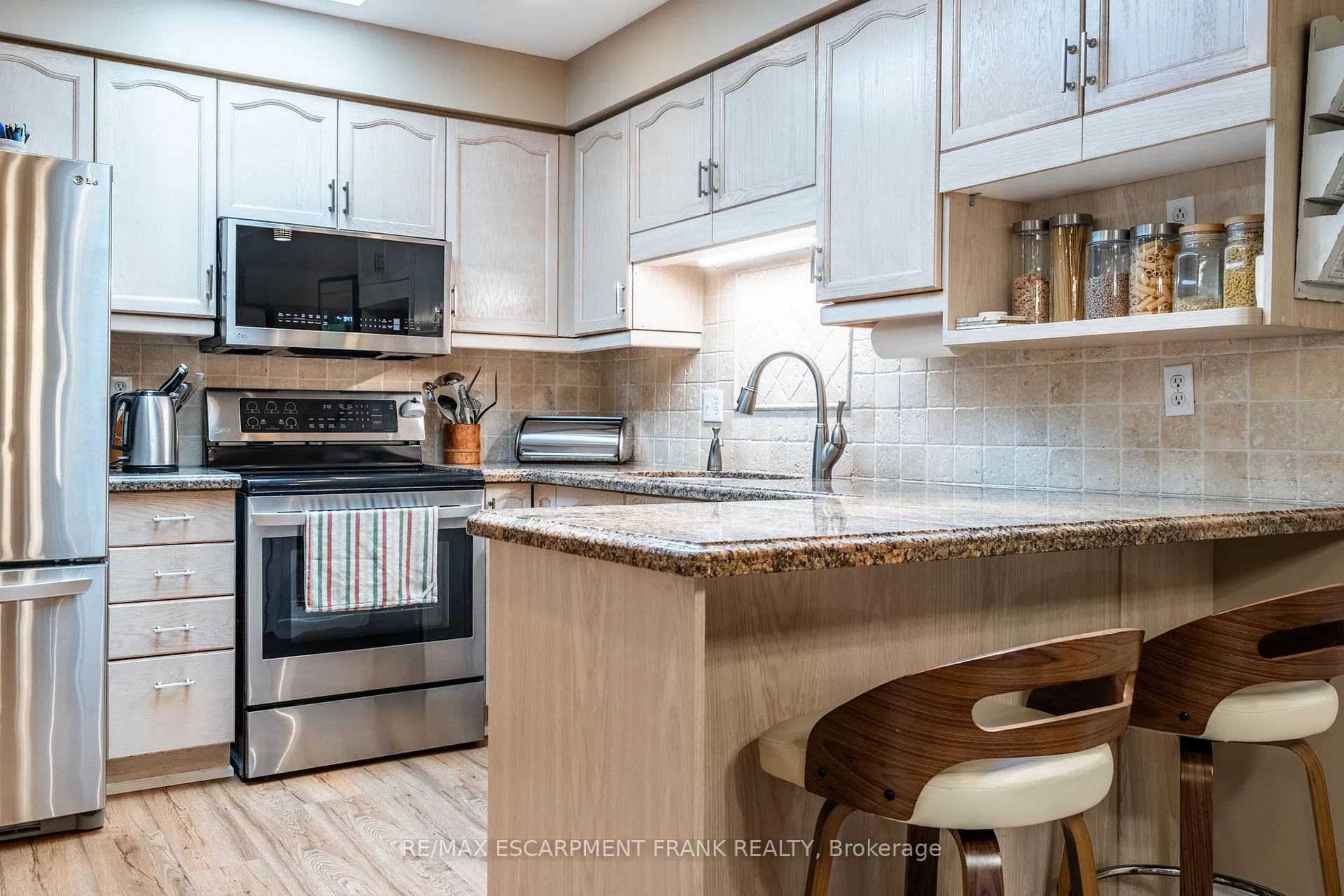 Photo 24 of Unit 23, 810 Golf Links Road, Hamilton, Meadowlands — HOMEH