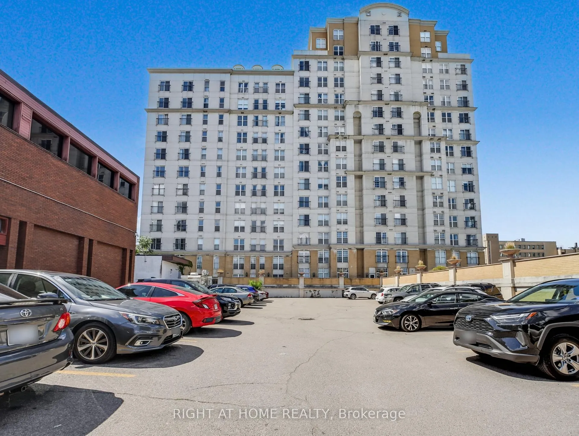 Photo 4 of Unit 311, 135 James Street, Hamilton, Corktown — HOMEH