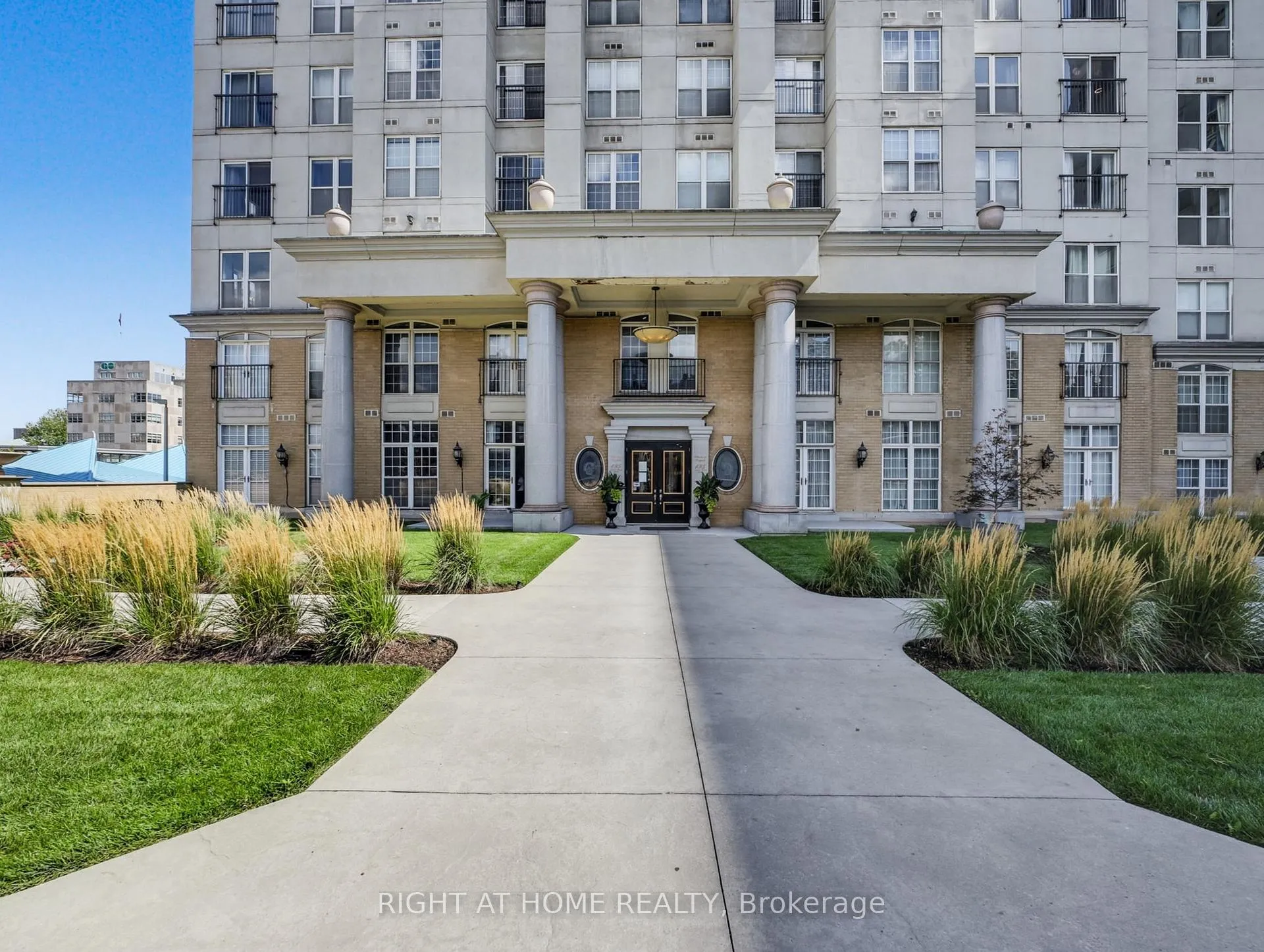 Photo 5 of Unit 311, 135 James Street, Hamilton, Corktown — HOMEH