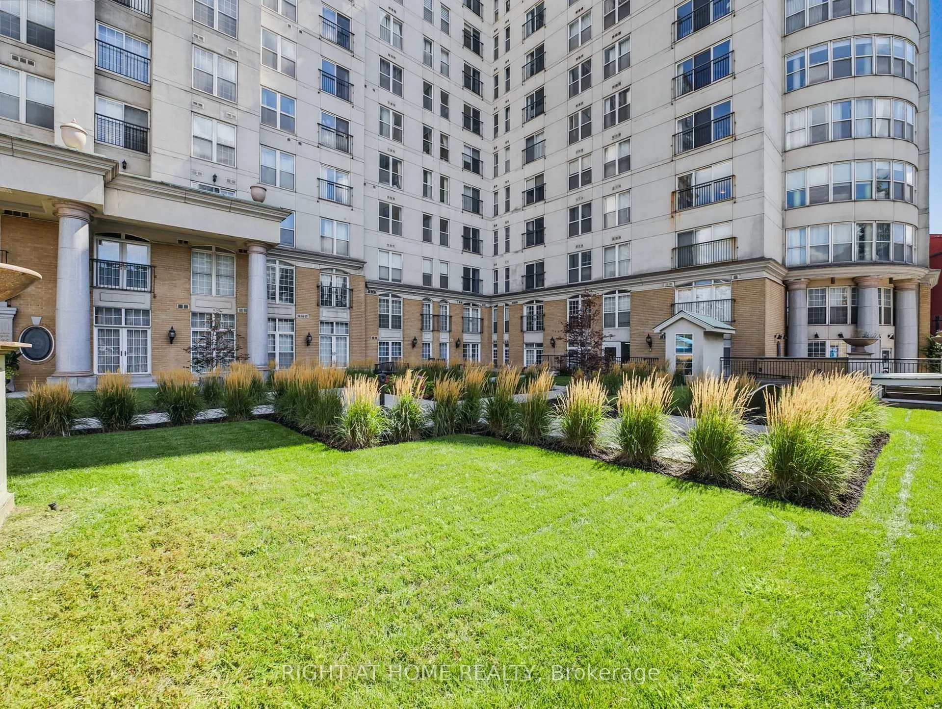 Photo 6 of Unit 311, 135 James Street, Hamilton, Corktown — HOMEH