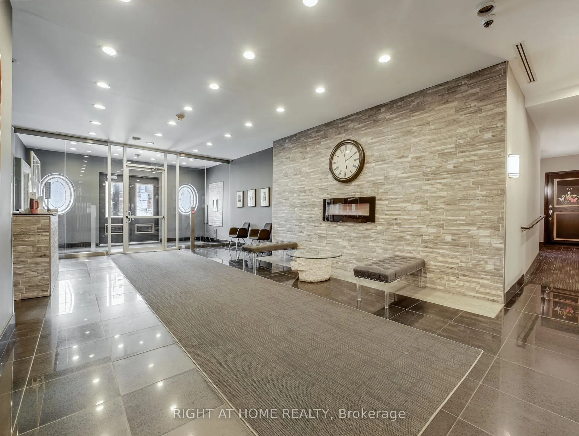 Photo 8 of Unit 311, 135 James Street, Hamilton, Corktown — HOMEH
