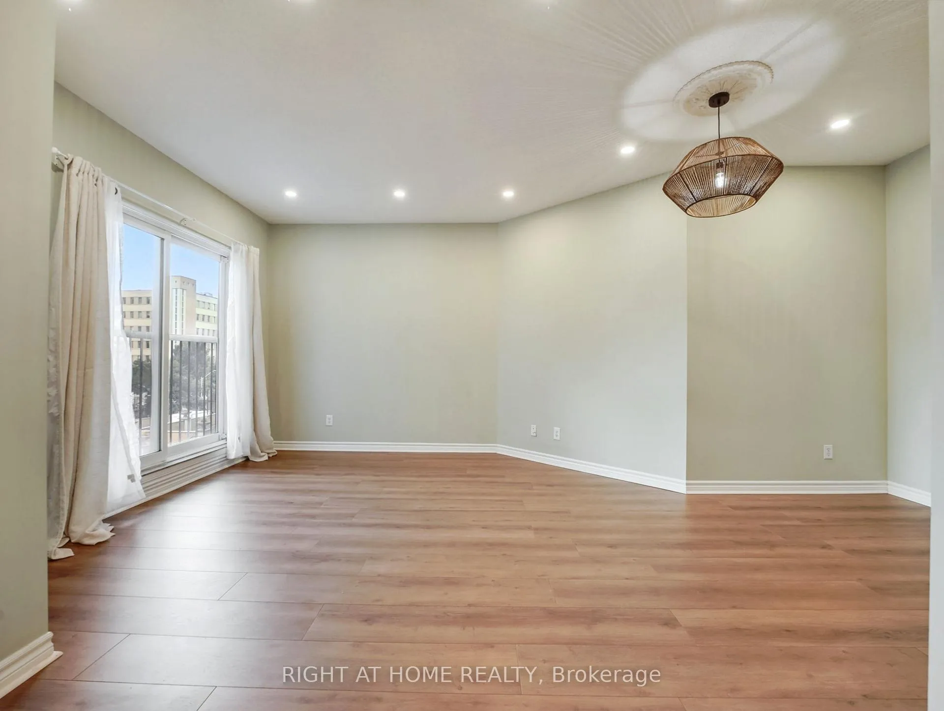 Photo 17 of Unit 311, 135 James Street, Hamilton, Corktown — HOMEH