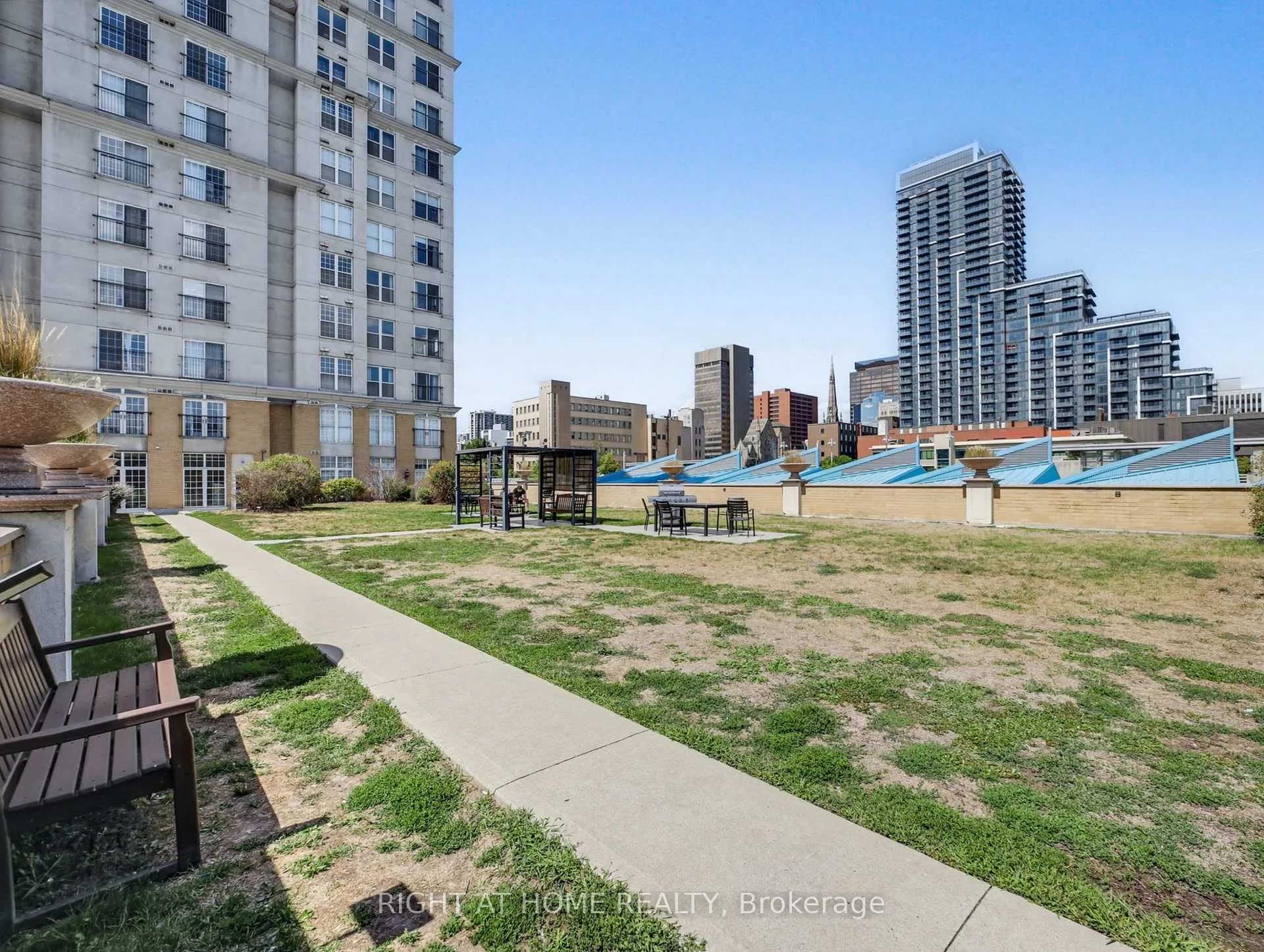 Photo 31 of Unit 311, 135 James Street, Hamilton, Corktown — HOMEH