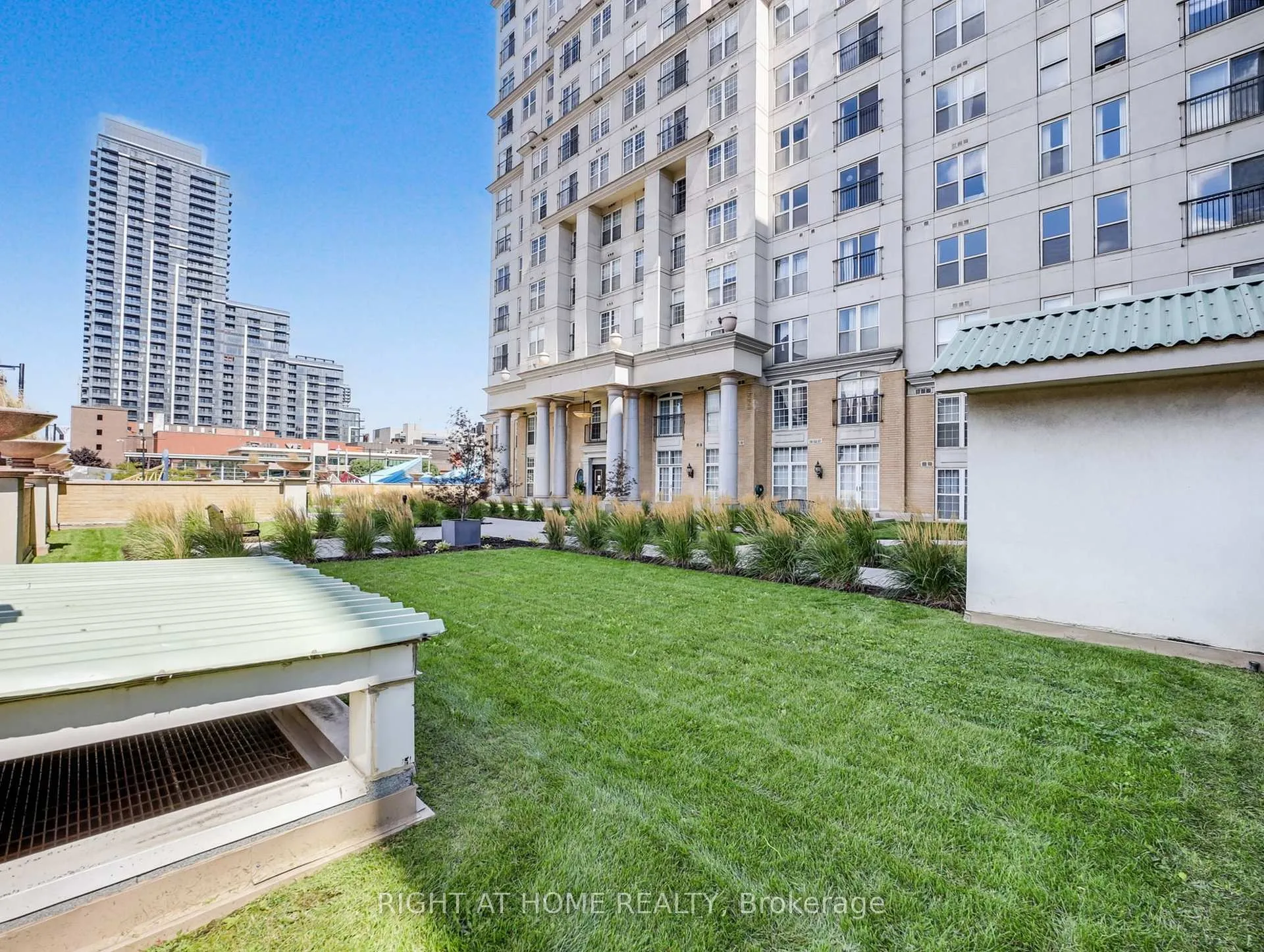 Photo 36 of Unit 311, 135 James Street, Hamilton, Corktown — HOMEH