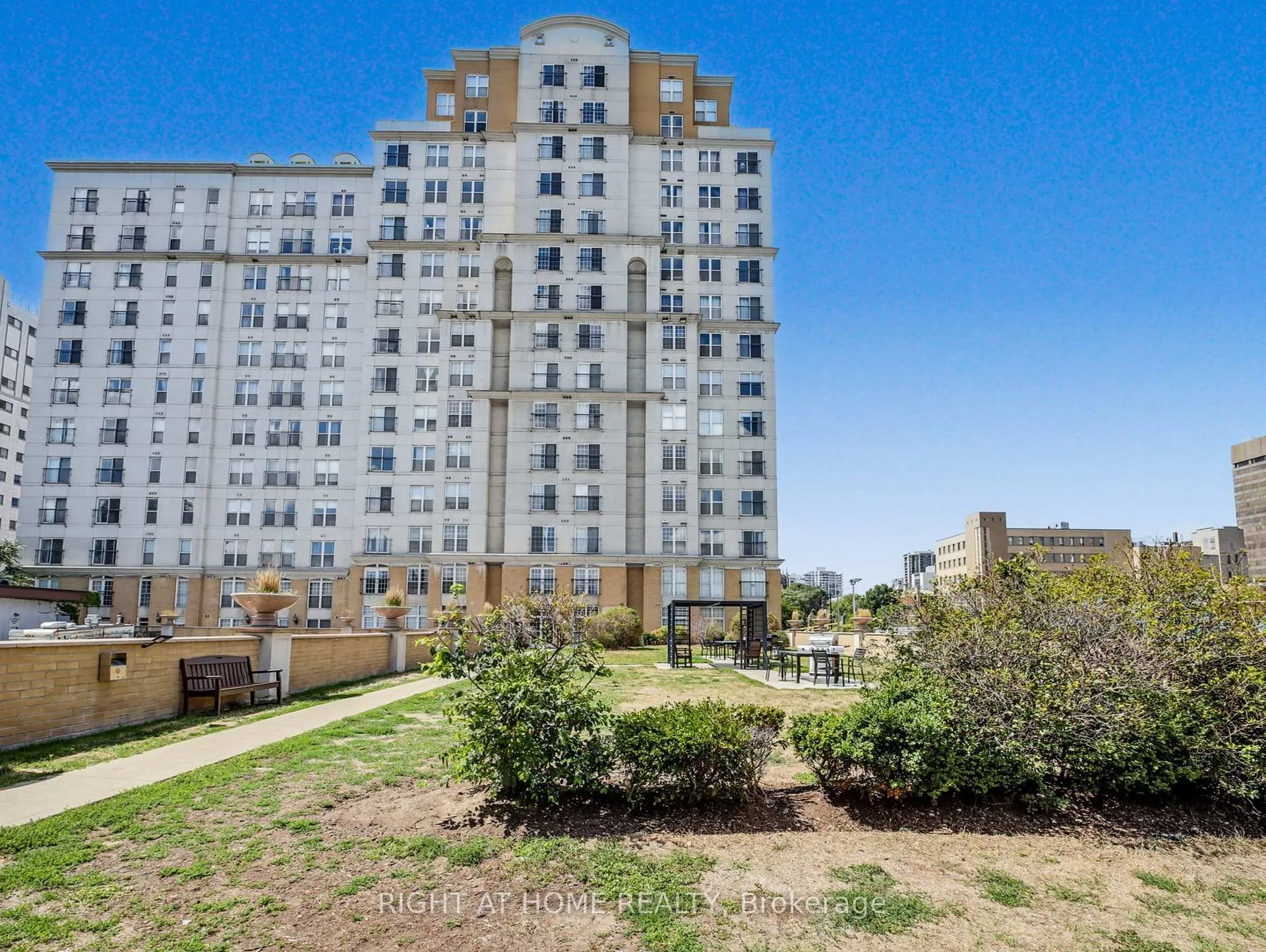 Photo 40 of Unit 311, 135 James Street, Hamilton, Corktown — HOMEH