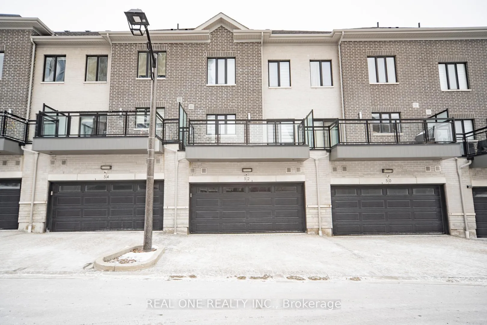 Photo 2 of 52 Saddlecreek Drive, Markham, Commerce Valley — HOMEH