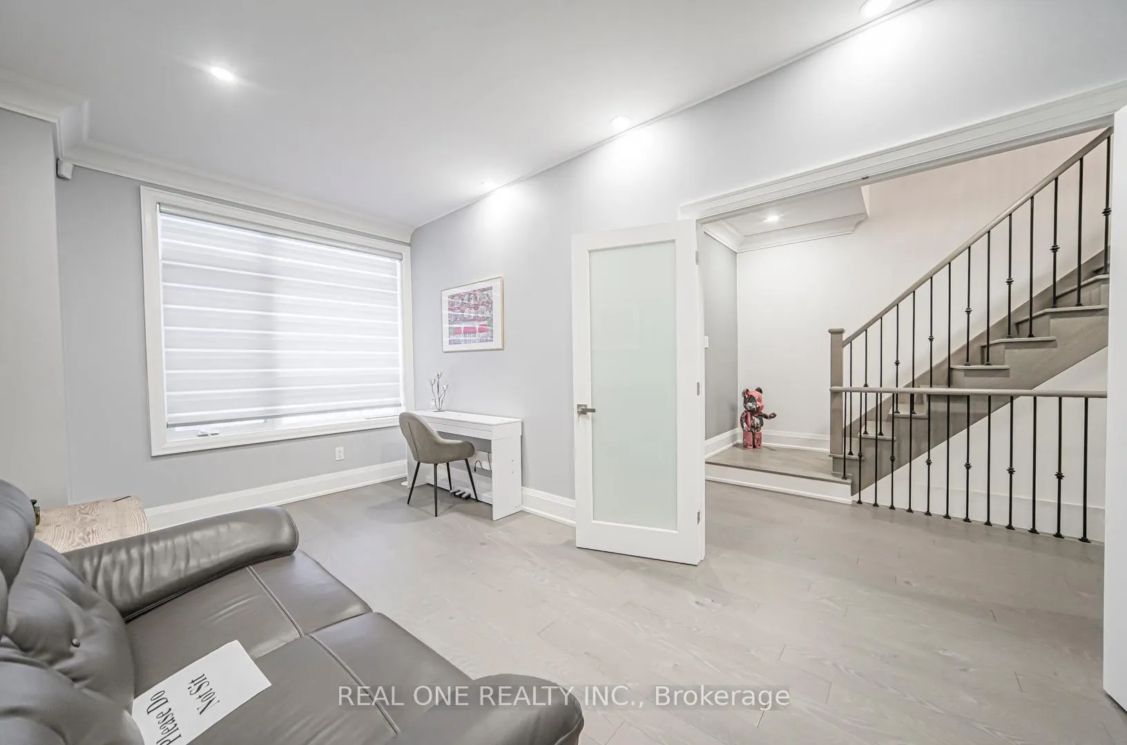 Photo 5 of 52 Saddlecreek Drive, Markham, Commerce Valley — HOMEH