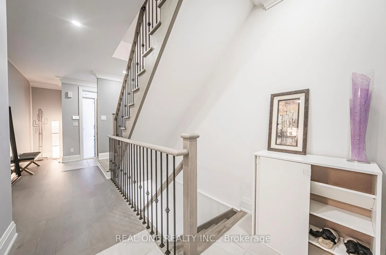Photo 8 of 52 Saddlecreek Drive, Markham, Commerce Valley — HOMEH