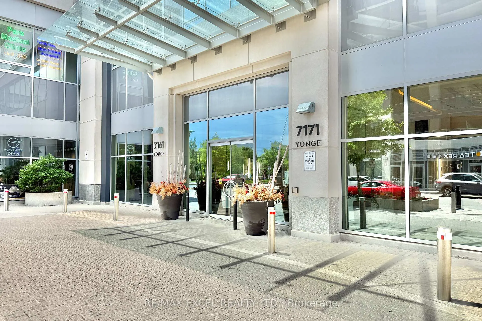 Photo 3 of Unit 1006, 7171 Yonge Street, Markham, Thornhill — HOMEH
