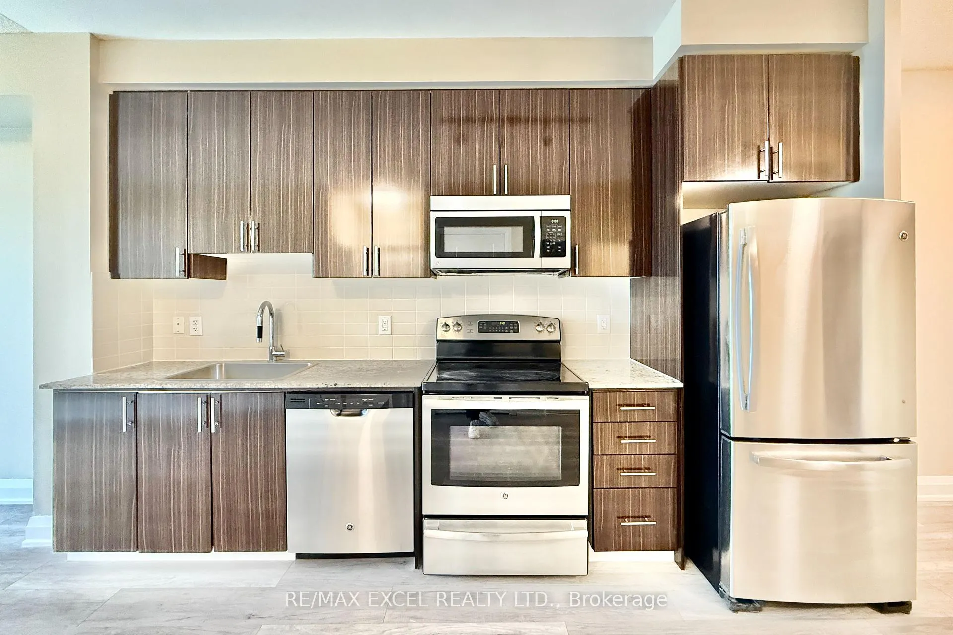 Photo 11 of Unit 1006, 7171 Yonge Street, Markham, Thornhill — HOMEH