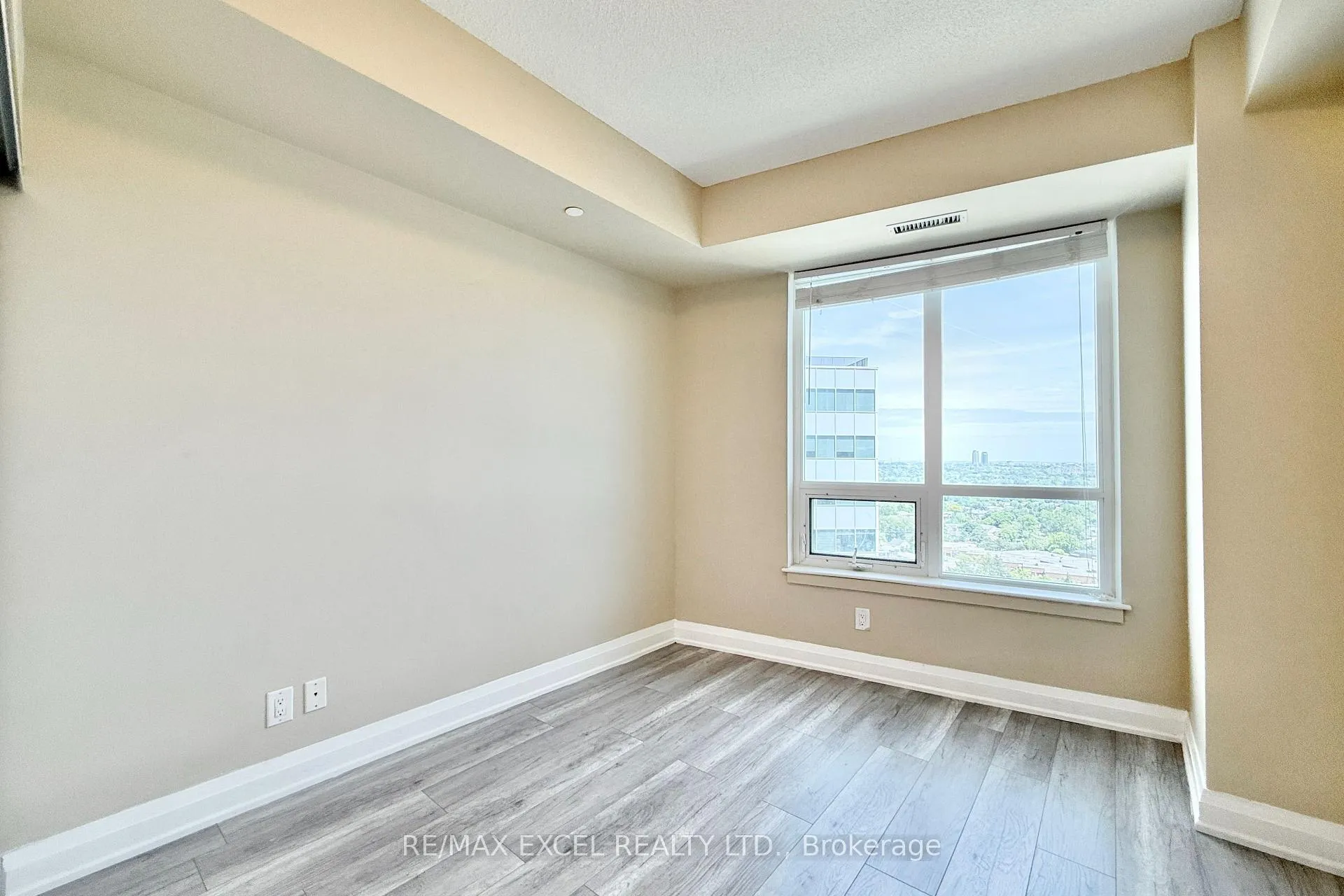 Photo 16 of Unit 1006, 7171 Yonge Street, Markham, Thornhill — HOMEH