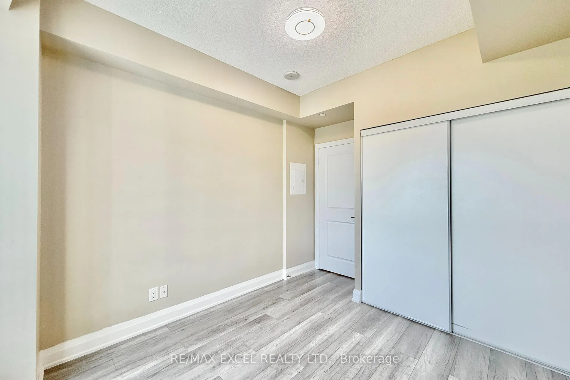 Photo 17 of Unit 1006, 7171 Yonge Street, Markham, Thornhill — HOMEH