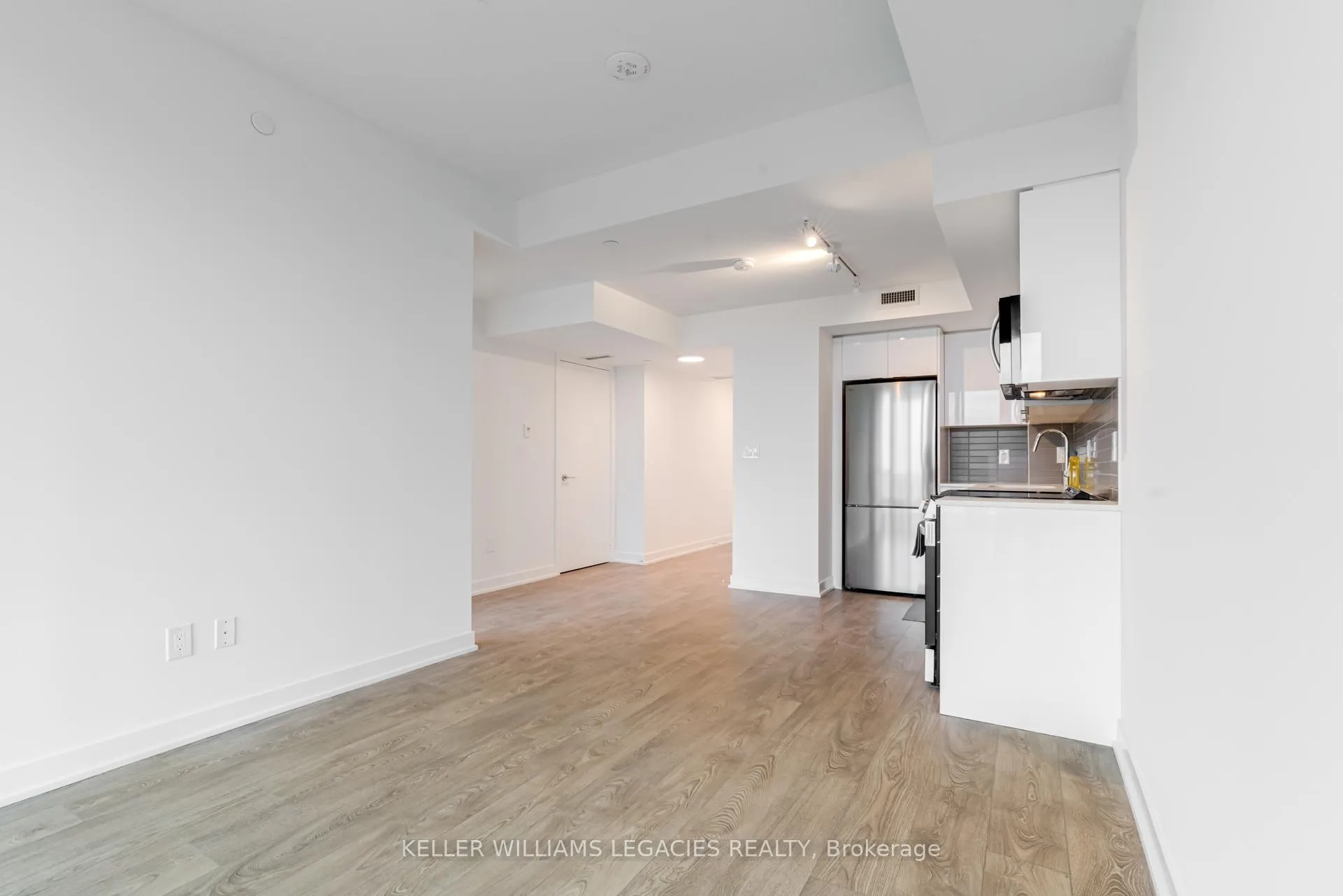 Photo 5 of Unit 804, 225 Malta Avenue, Brampton, Fletcher's Creek South — HOMEH