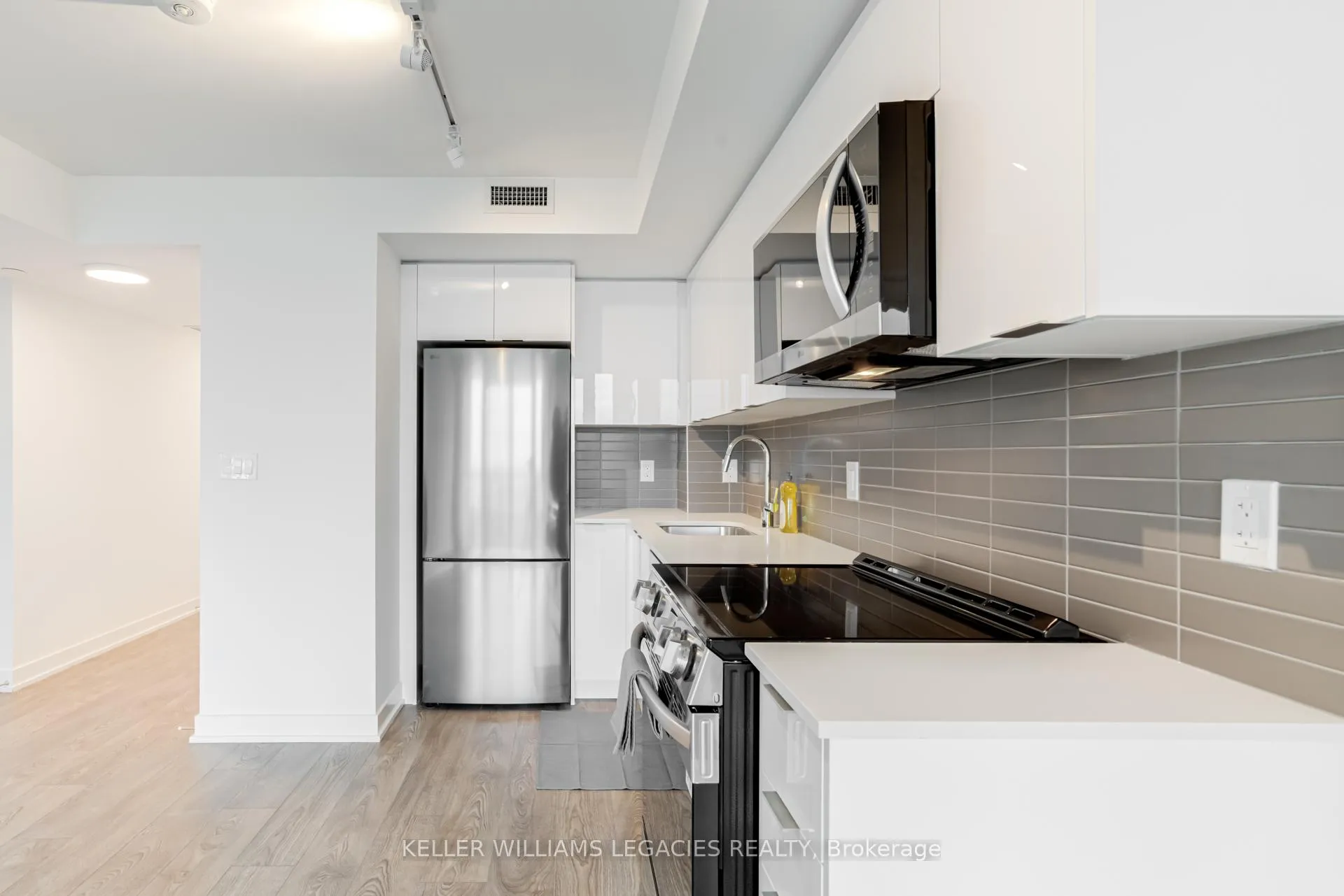 Photo 9 of Unit 804, 225 Malta Avenue, Brampton, Fletcher's Creek South — HOMEH