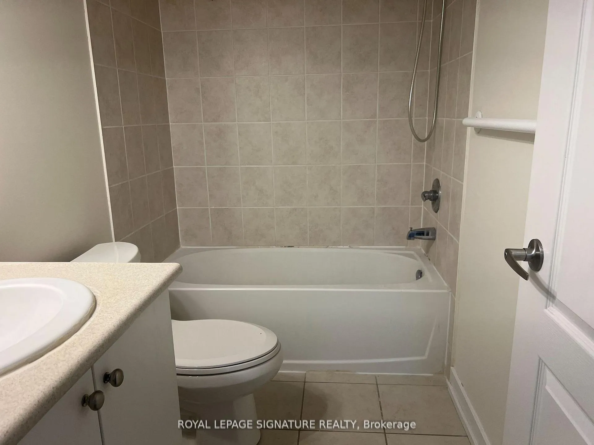 Photo 11 of Unit 322, 20 Dunsheath Way, Markham, Cornell — HOMEH