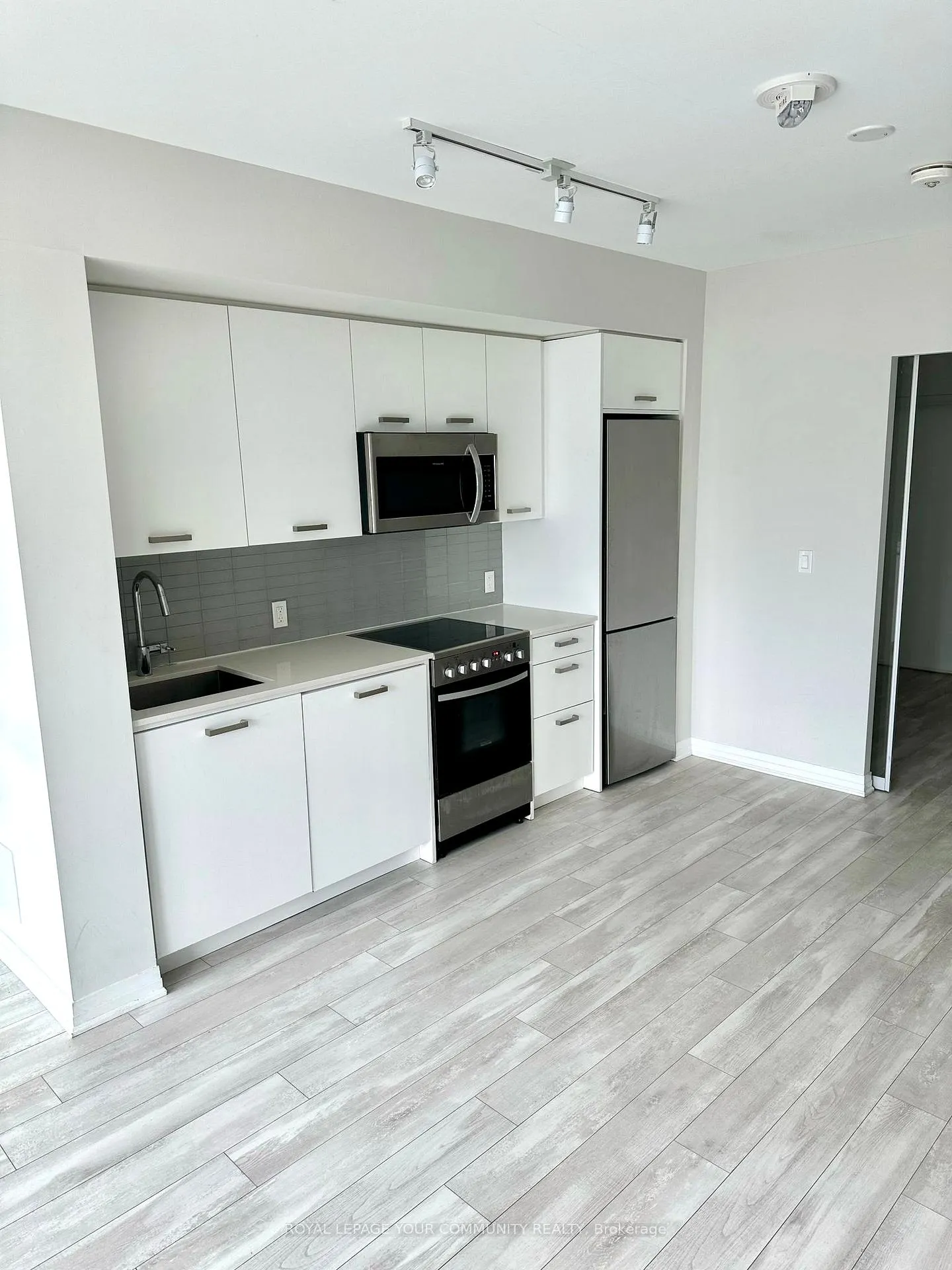 Photo 8 of Unit 208, 1630 Queen Street, Toronto, The Beaches — HOMEH