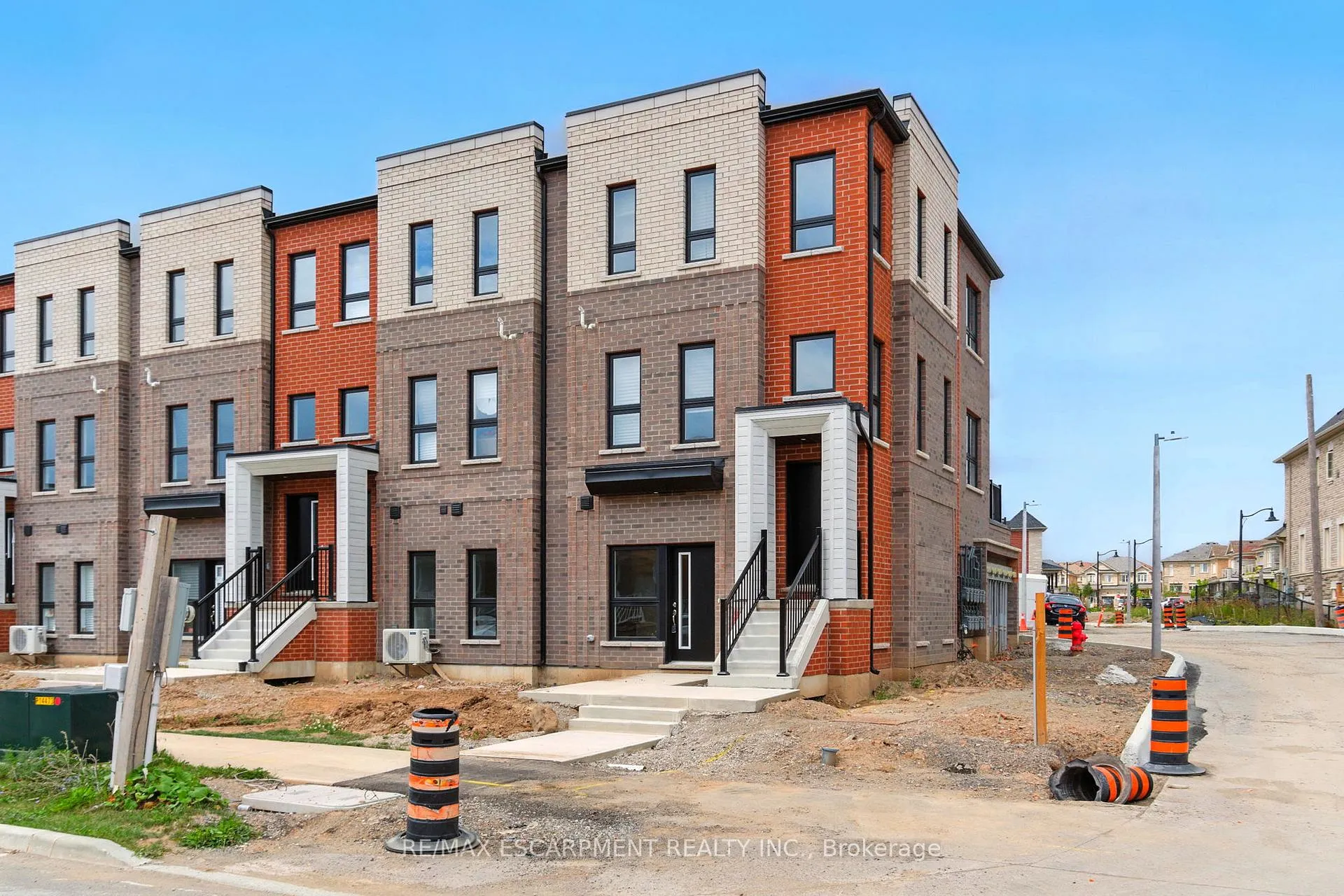 Photo 2 of Unit 52, 71 Great Falls Boulevard, Hamilton, Waterdown — HOMEH