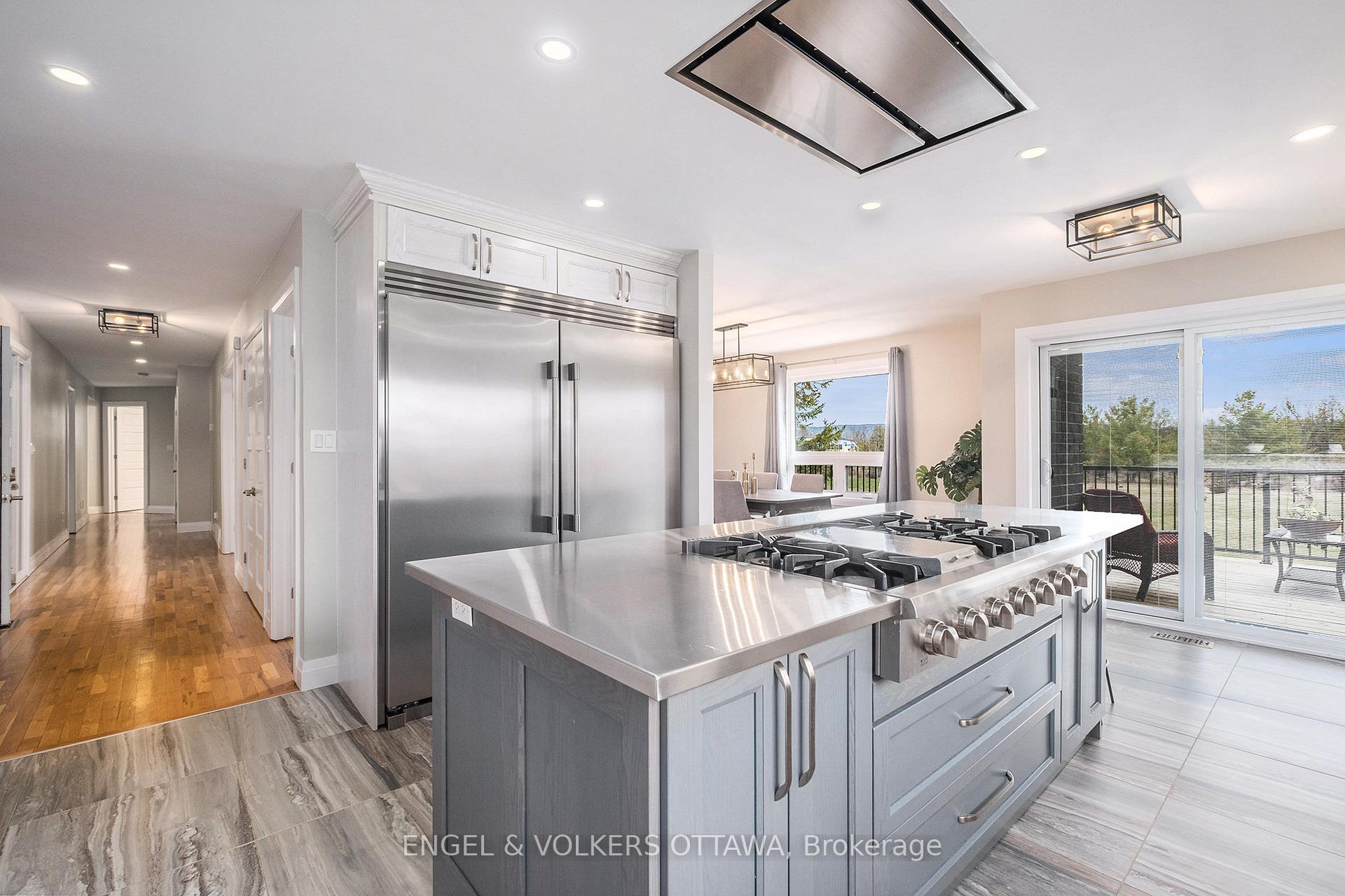 Photo 10 of 132 Wagon Drive, Ottawa, Dunrobin Shores — HOMEH
