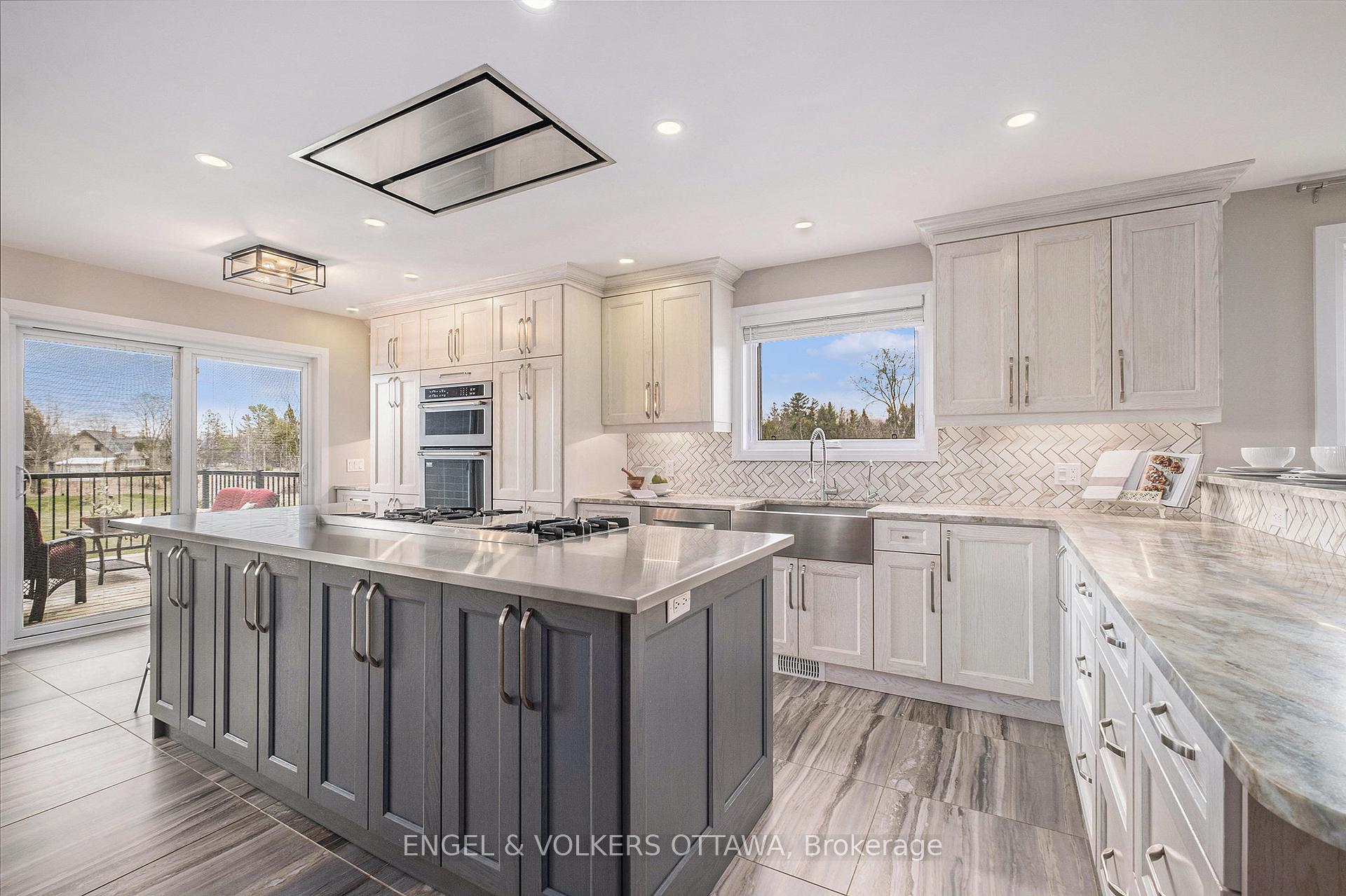 Photo 11 of 132 Wagon Drive, Ottawa, Dunrobin Shores — HOMEH