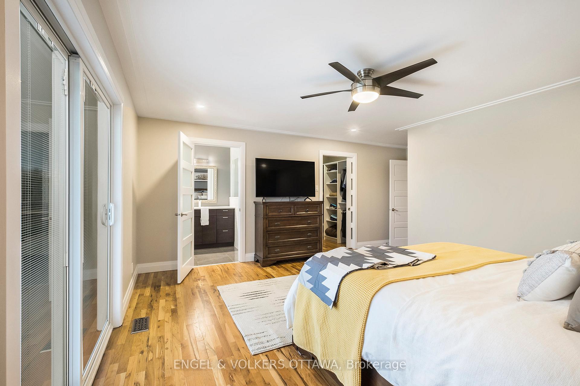 Photo 17 of 132 Wagon Drive, Ottawa, Dunrobin Shores — HOMEH
