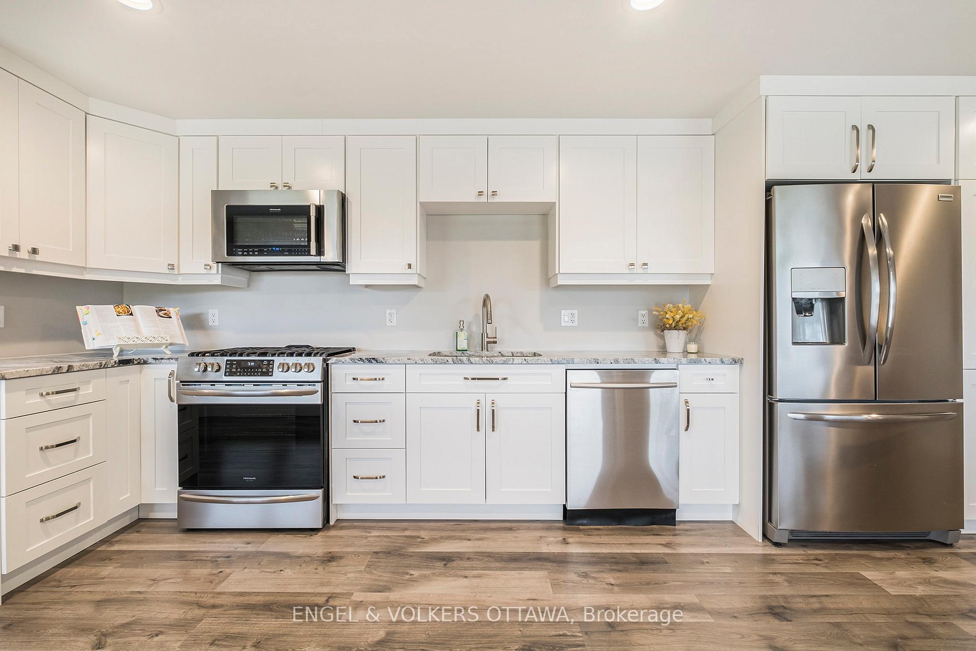 Photo 27 of 132 Wagon Drive, Ottawa, Dunrobin Shores — HOMEH
