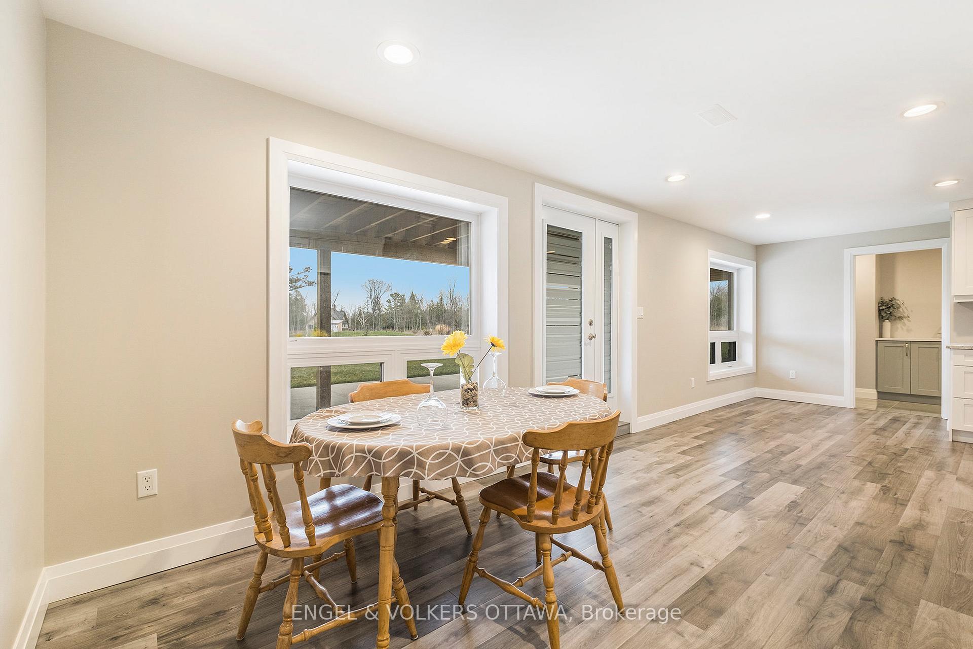 Photo 28 of 132 Wagon Drive, Ottawa, Dunrobin Shores — HOMEH