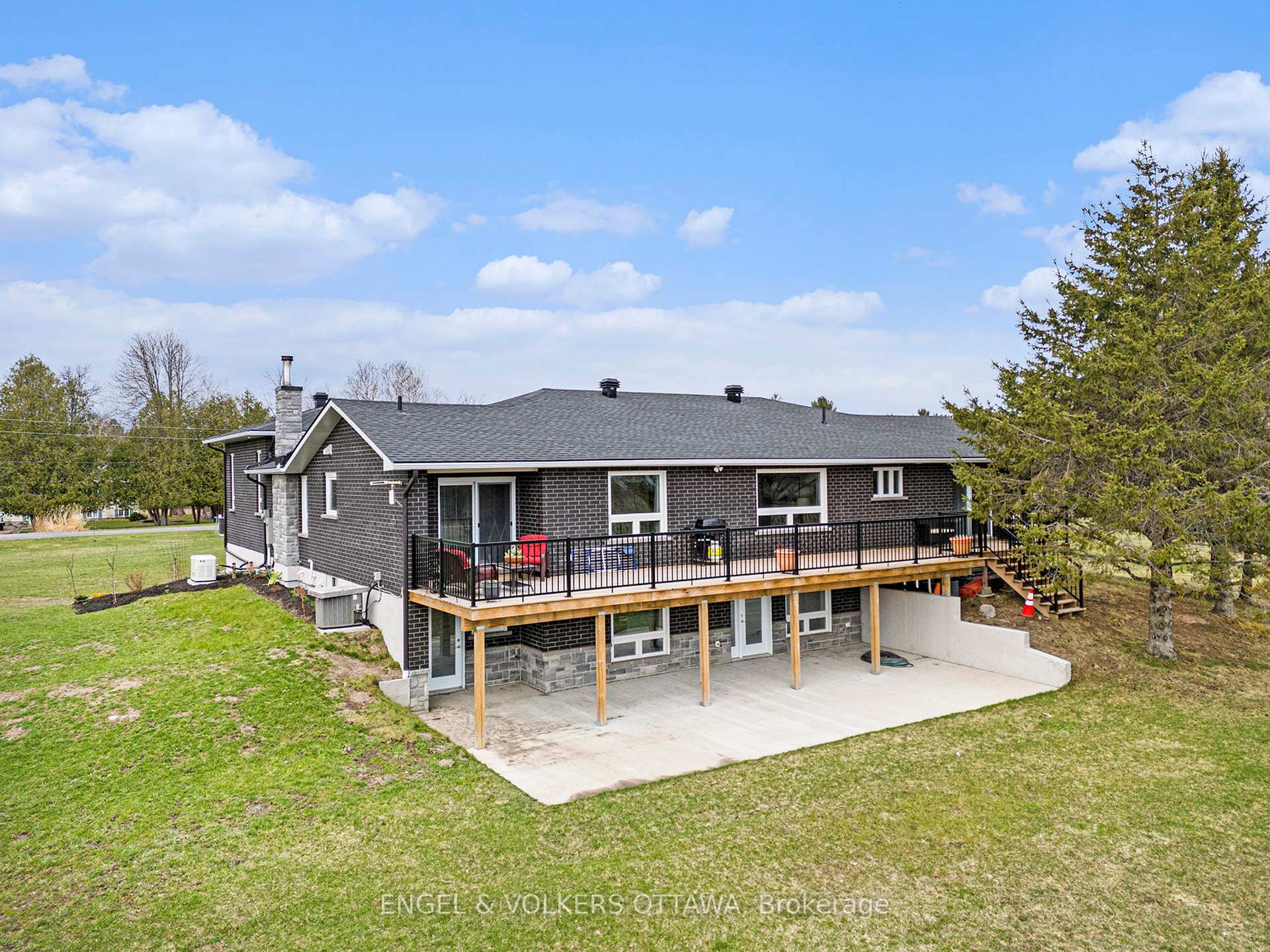 Photo 42 of 132 Wagon Drive, Ottawa, Dunrobin Shores — HOMEH
